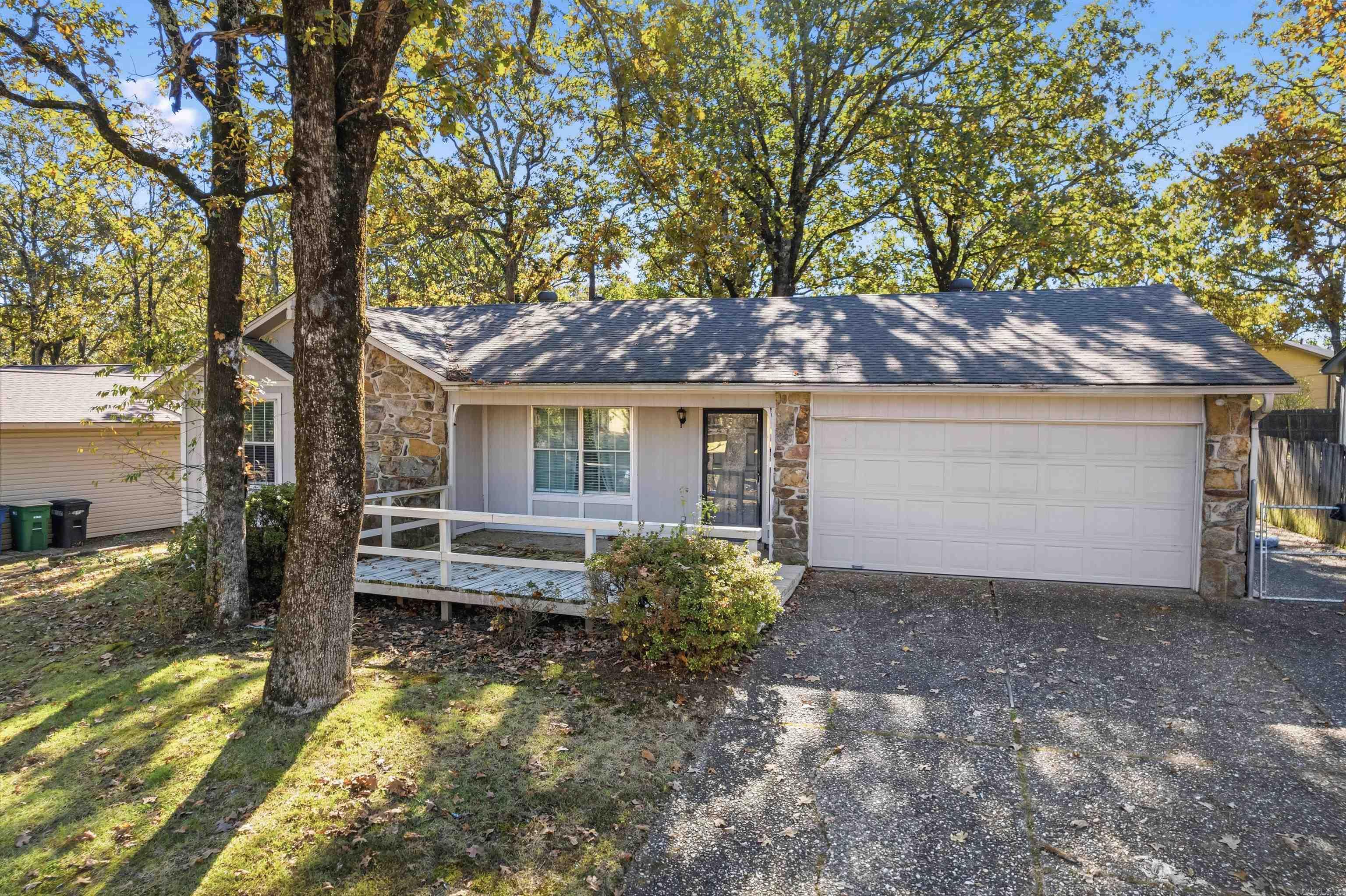 INDIAN HILLS - Residential