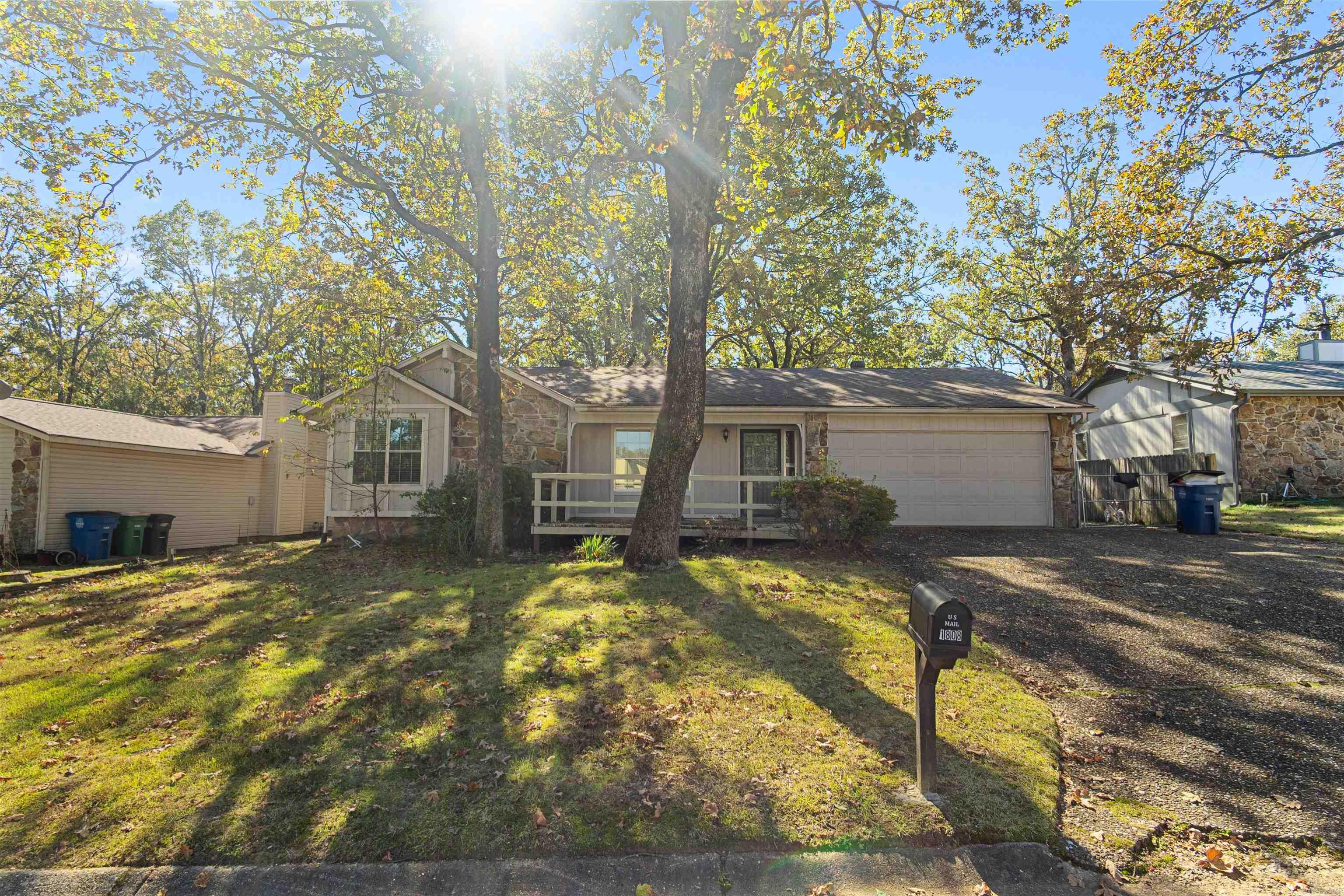 INDIAN HILLS - Residential