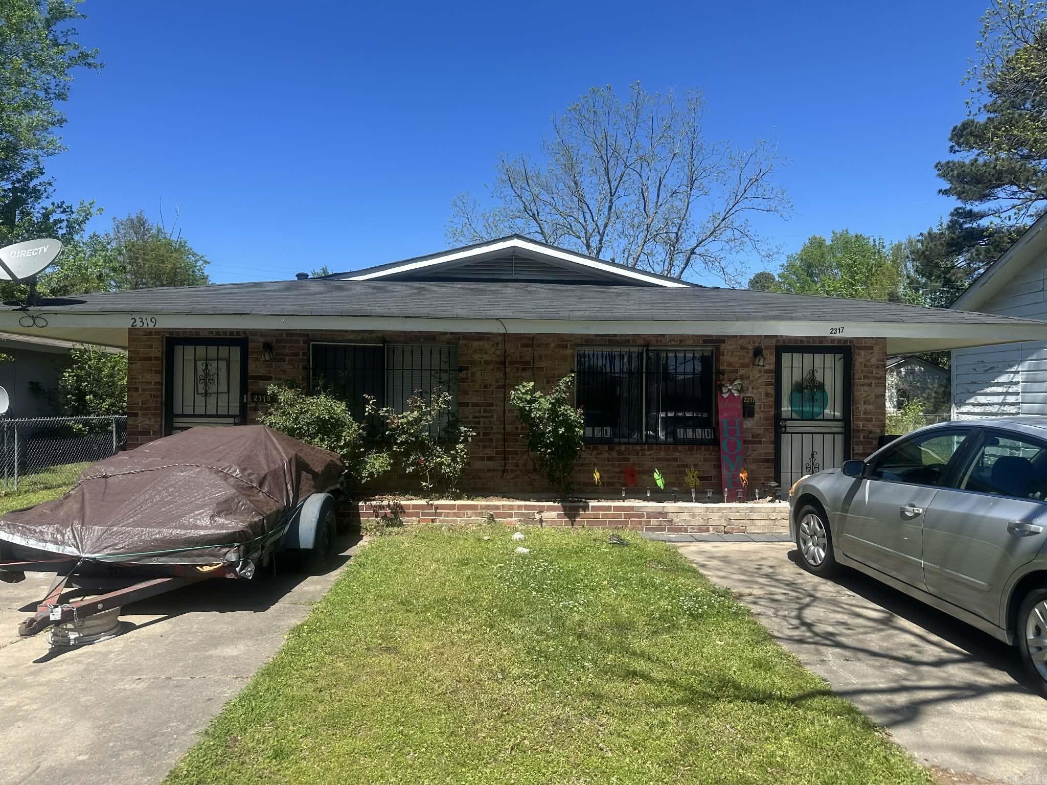 Turnkey investment opportunity! This well-maintained brick duplex features two 1-bedroom, 1-bath units, both currently leased at $600 per month—providing immediate cash flow from day one. Each unit offers comfortable living space with strong rental appeal and a proven rental history. Solid brick construction ensures durability and low maintenance, making this an ideal addition to any investor’s portfolio. Whether you’re expanding your holdings or just getting started, this income-producing property is a smart choice!