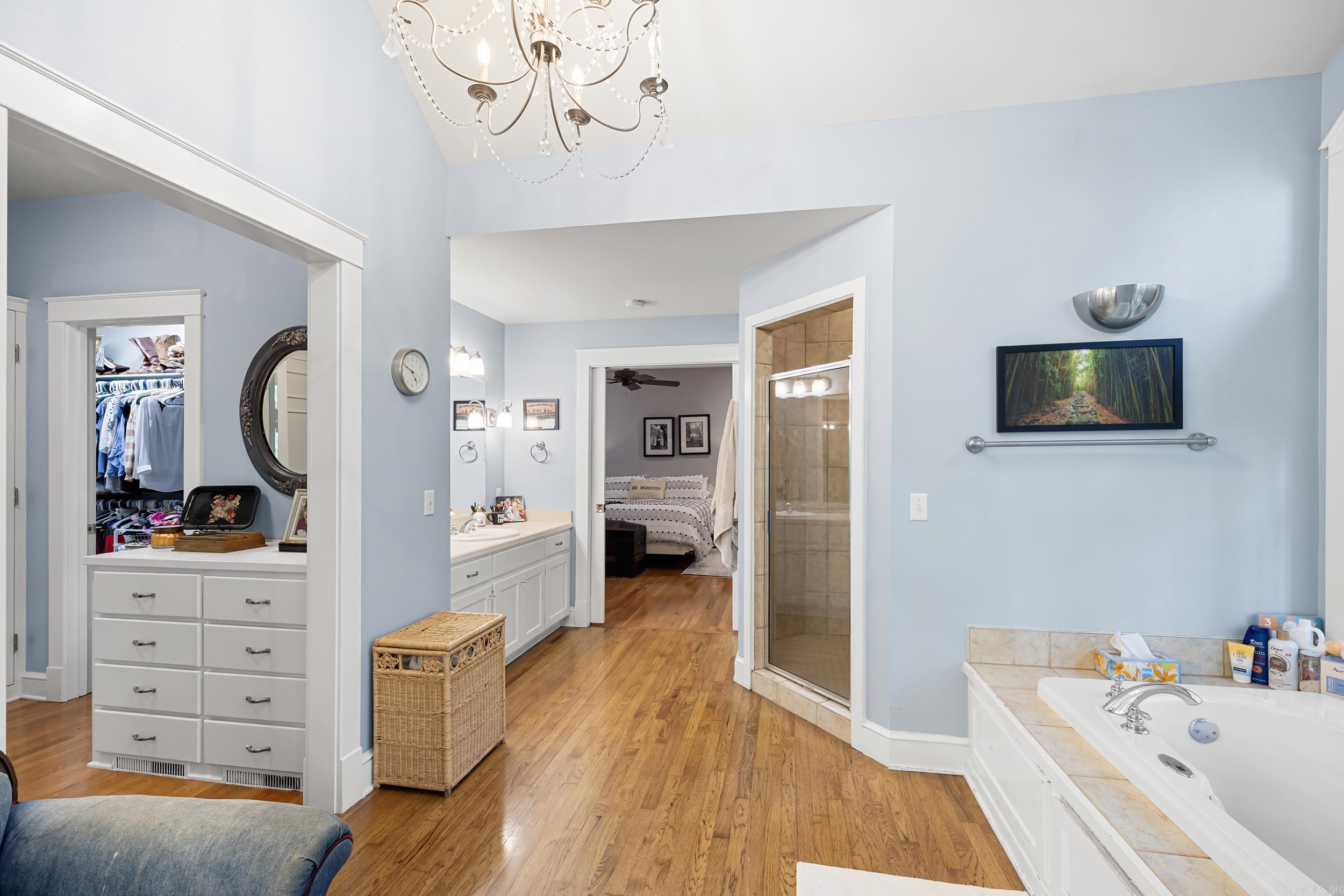RIVER OAKS - Residential