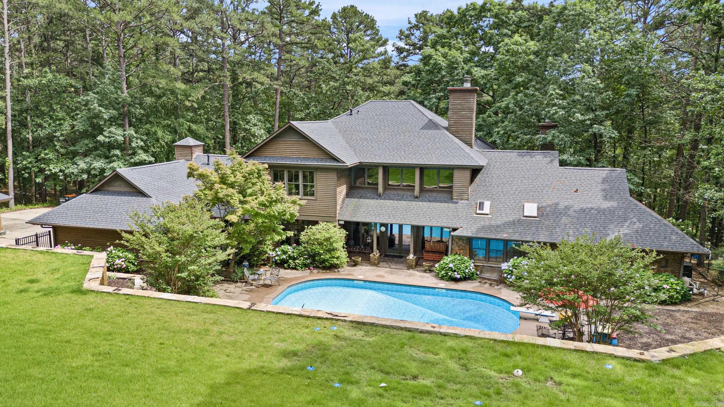 RIVER OAKS - Residential