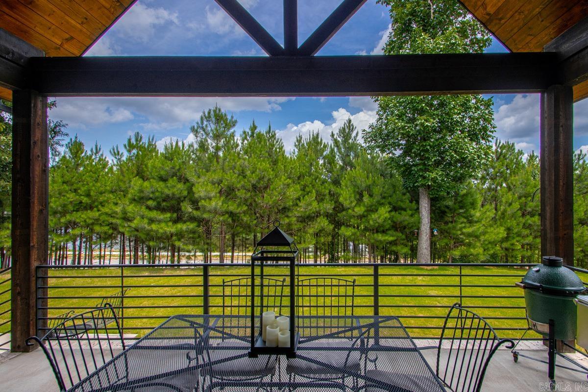 THE WOODS OF HURRICANE LAKE ESTA - Residential