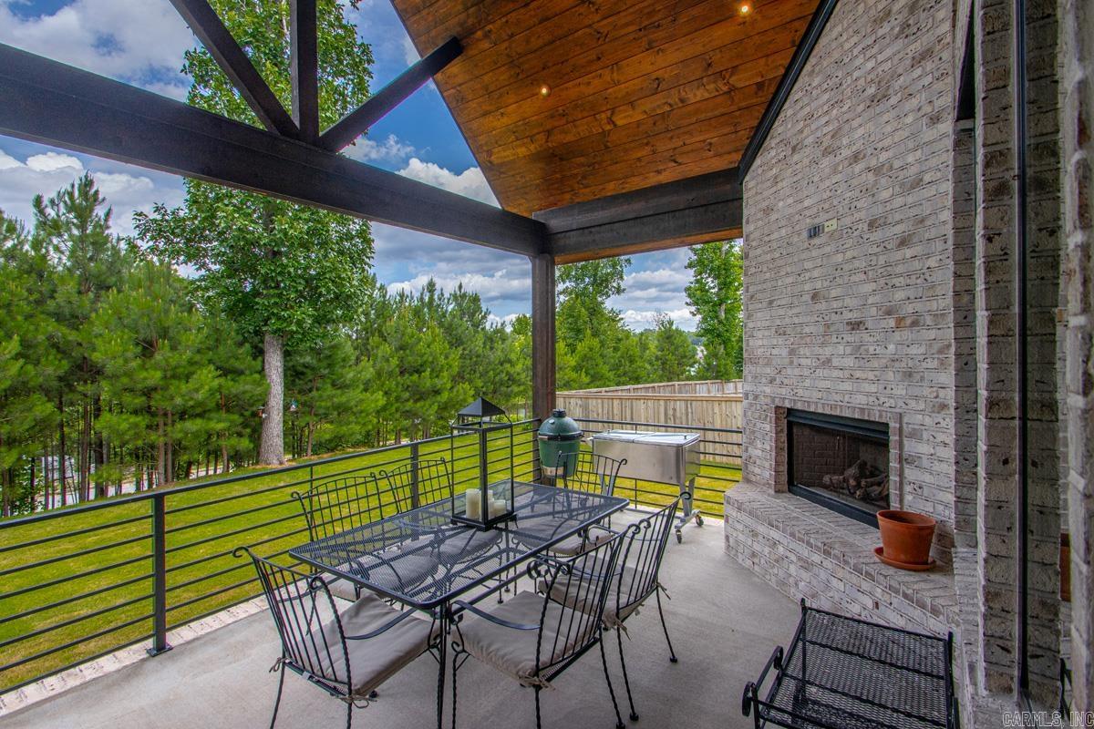 THE WOODS OF HURRICANE LAKE ESTA - Residential