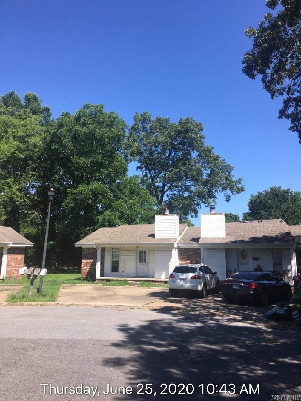Great two bedroom one bathroom duplex. Call today!