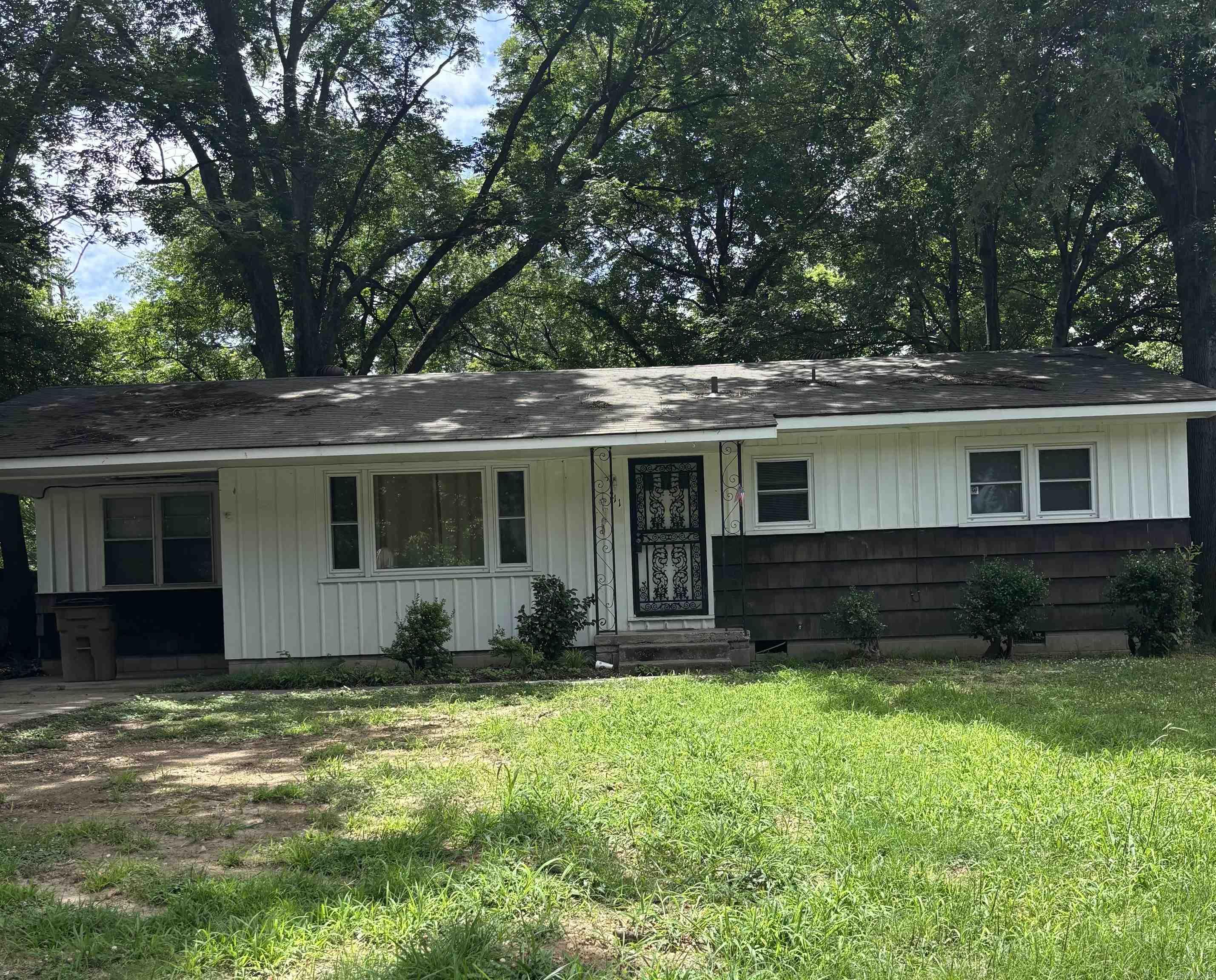 This newly listed home sits on a shaded lot in a mature neighborhood and shines with recent upgrades. Major improvements include:  2021: New roof  2023: New circuit breaker panel (Weatherford Electric) and new HVAC system (Baskins)  2025: Full interior refresh featuring new kitchen cabinets, sink, faucet, cook stove, and a fully updated bathroom with new vanity, sink, faucet, toilet, and mirror  Fresh paint throughout, new ceiling fans, and a new mailbox add the finishing touches to this move-in-ready home.
