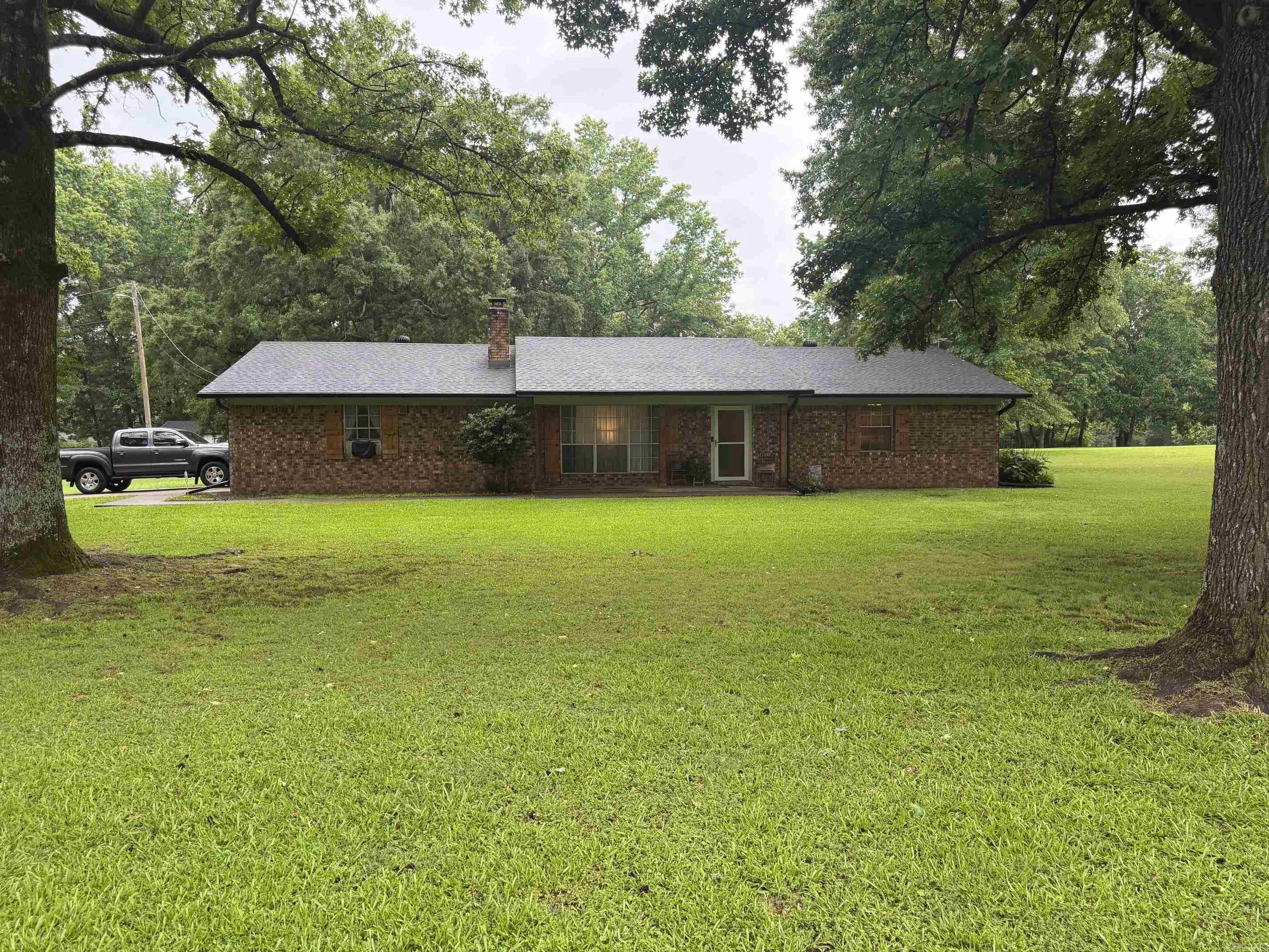 Very beautiful and well maintain home. This home gives you a country, and cozy feel while being close to the city. This home has a big yard with gorgeous trees. Don't miss out on this home!!