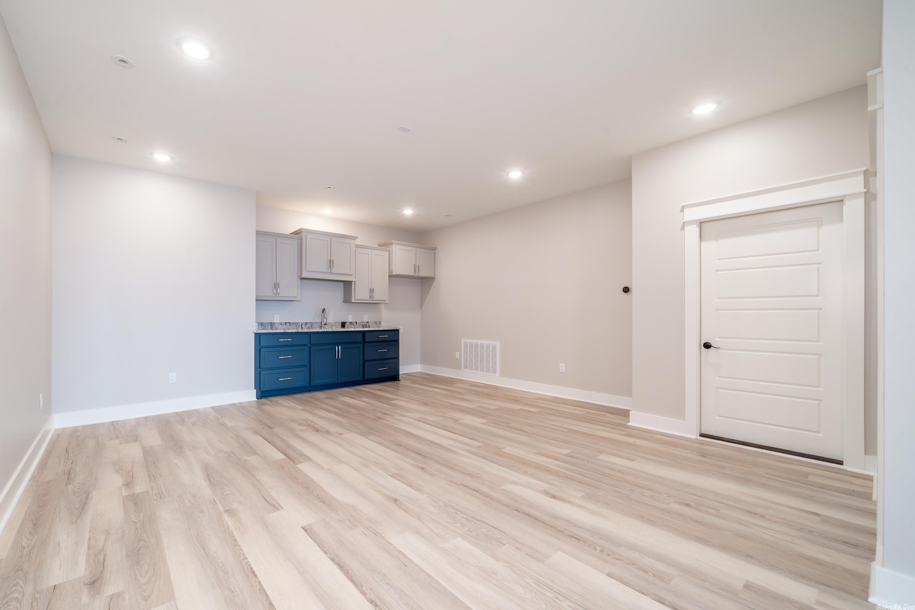 Long Island Point - Residential