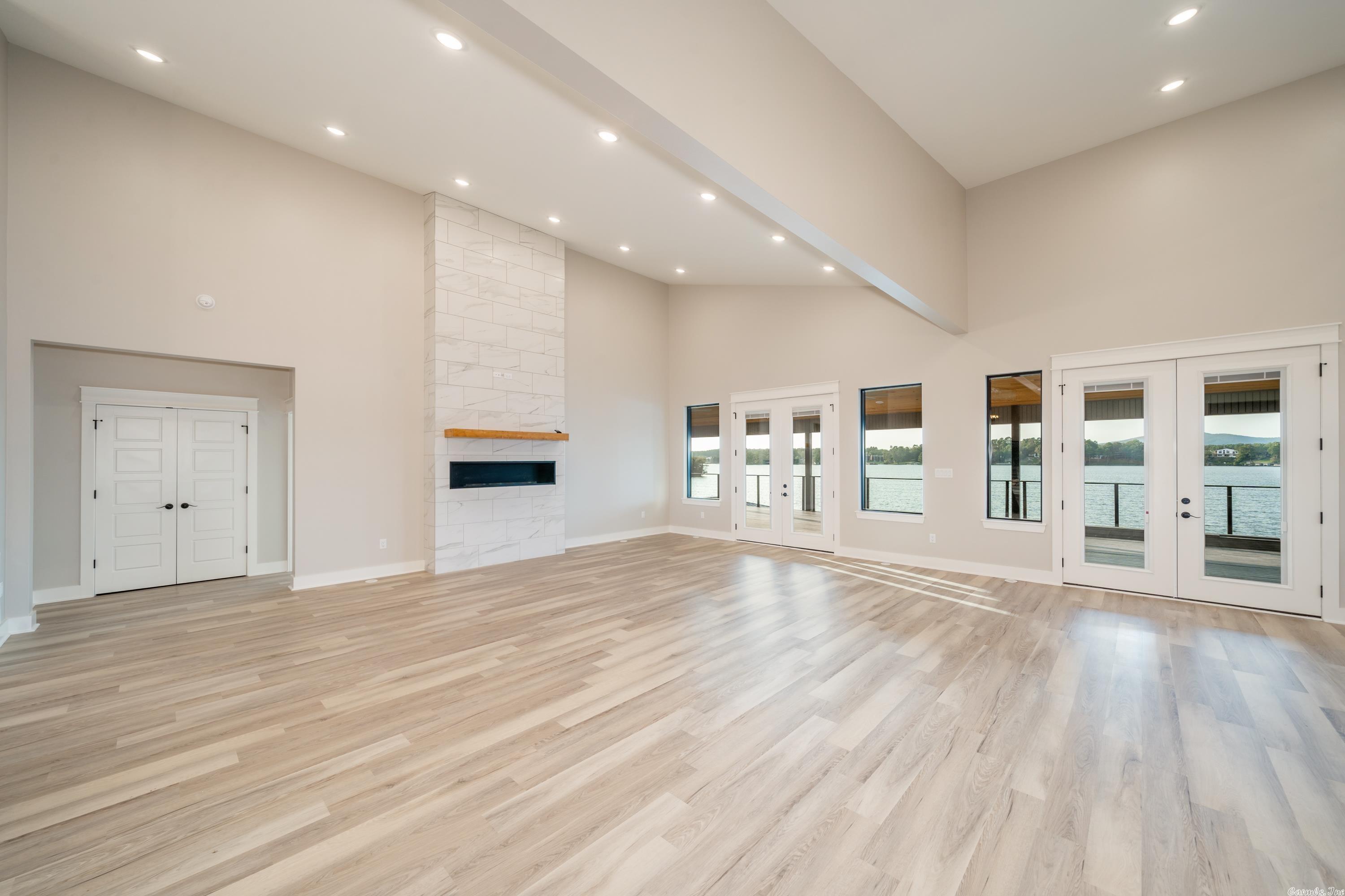 Long Island Point - Residential
