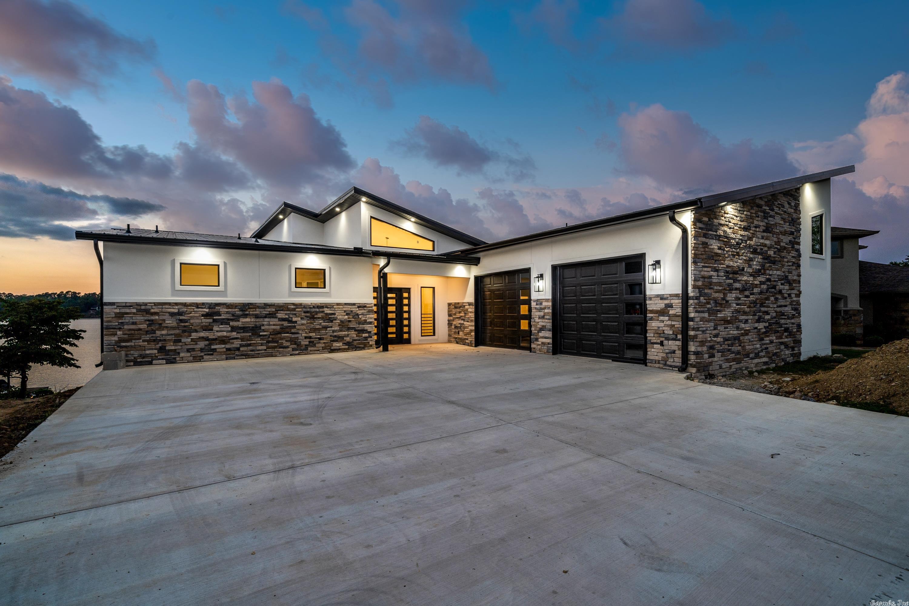Long Island Point - Residential
