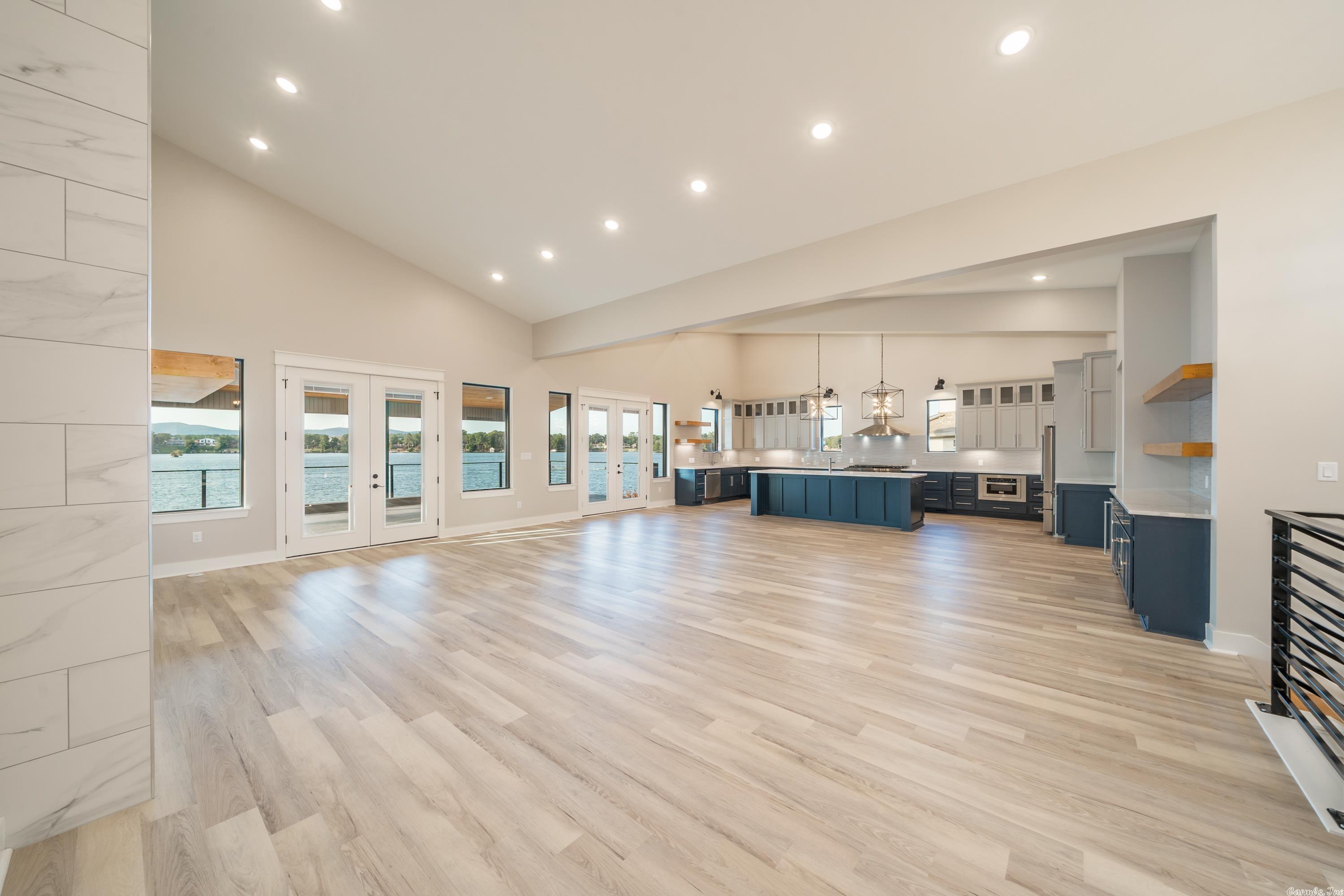 Long Island Point - Residential