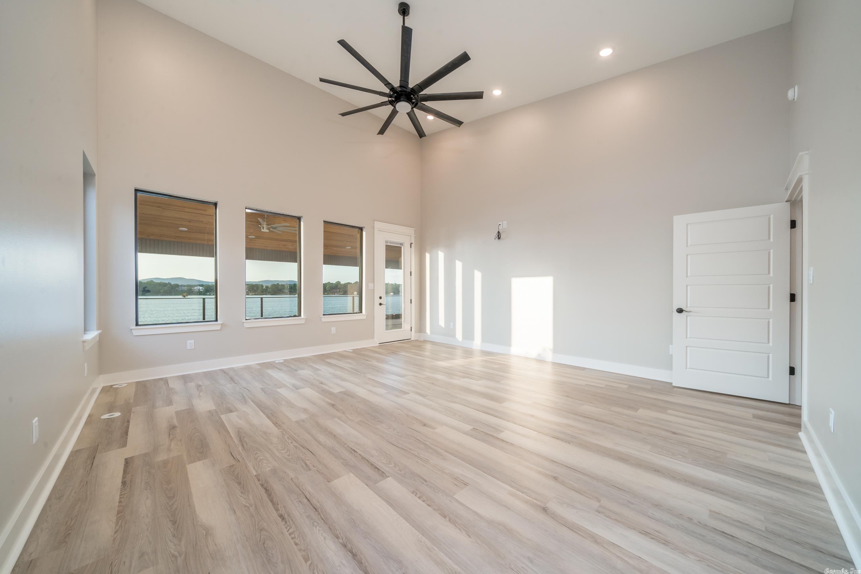 Long Island Point - Residential