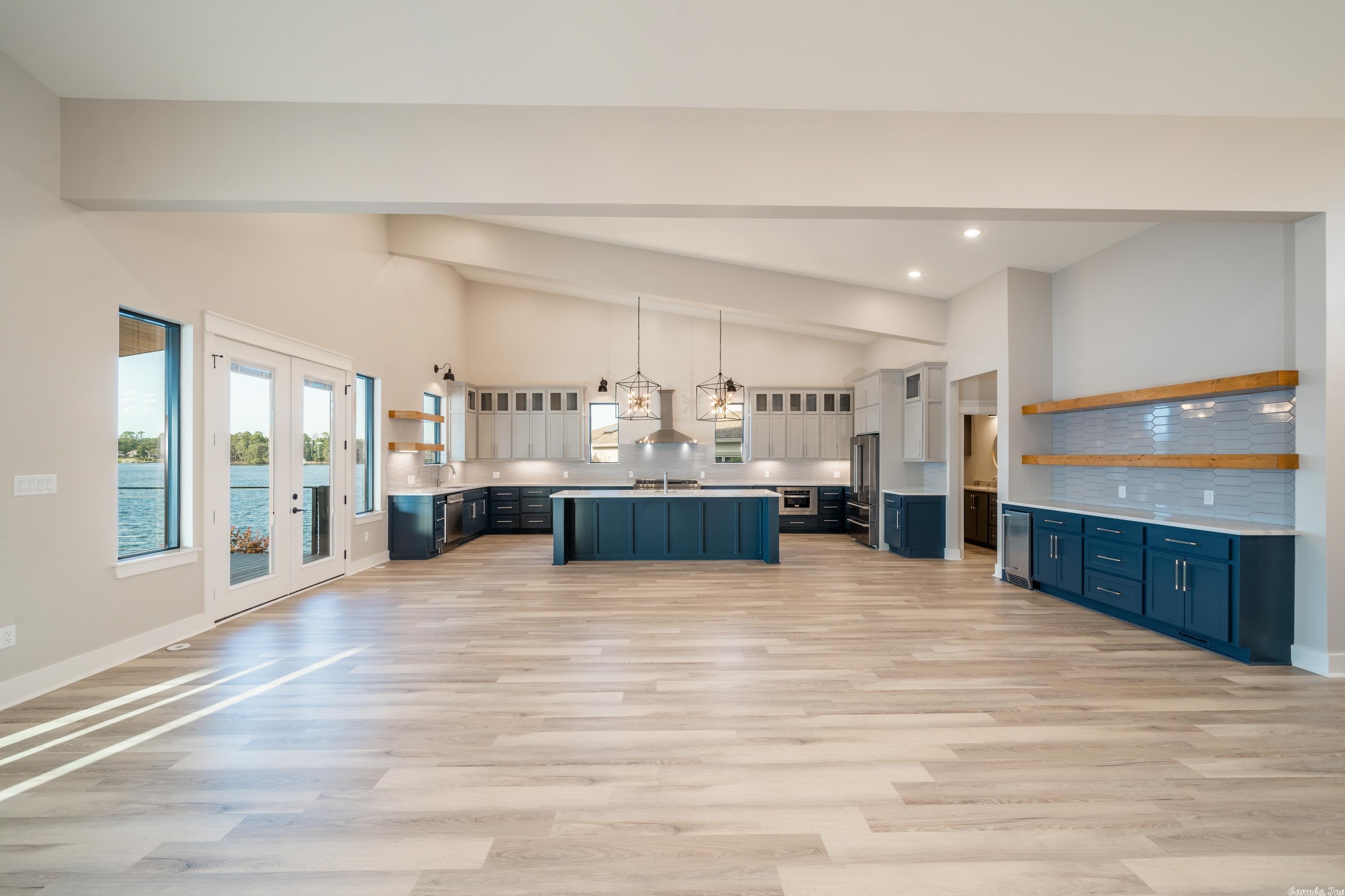 Long Island Point - Residential