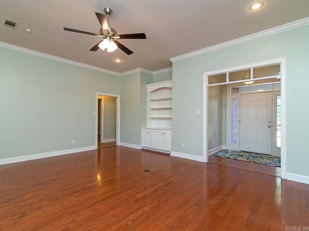 WINDCREST - Residential