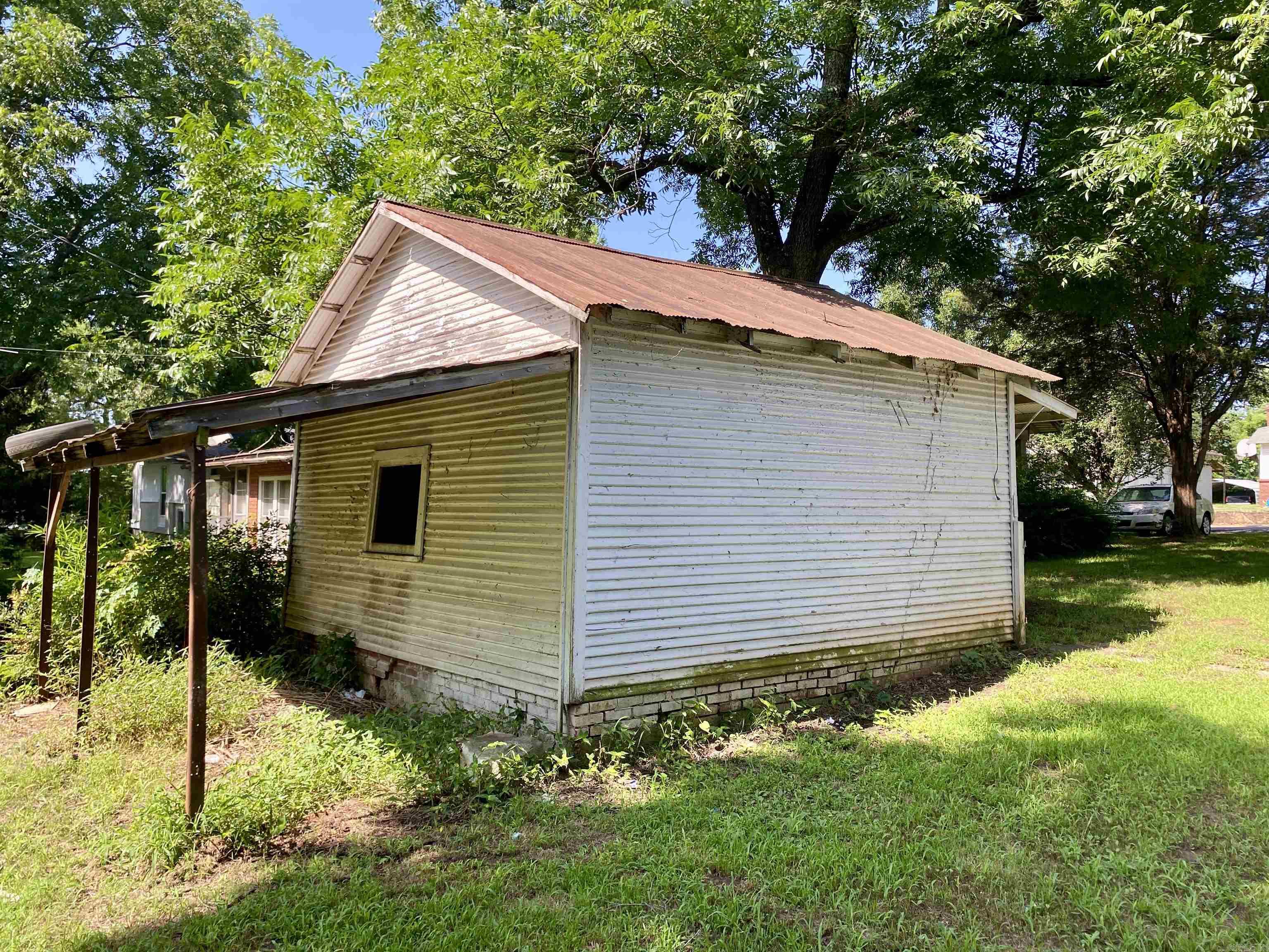 Outlots C 32-10-23 - Residential