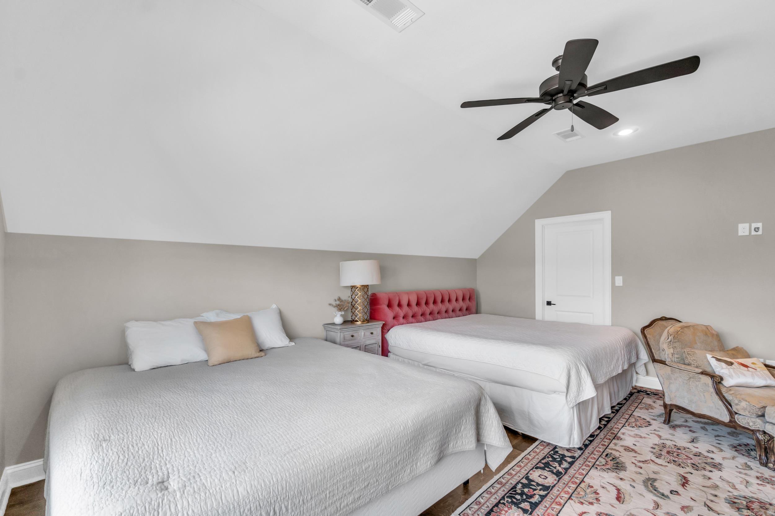 WOODLANDS EDGE - Residential
