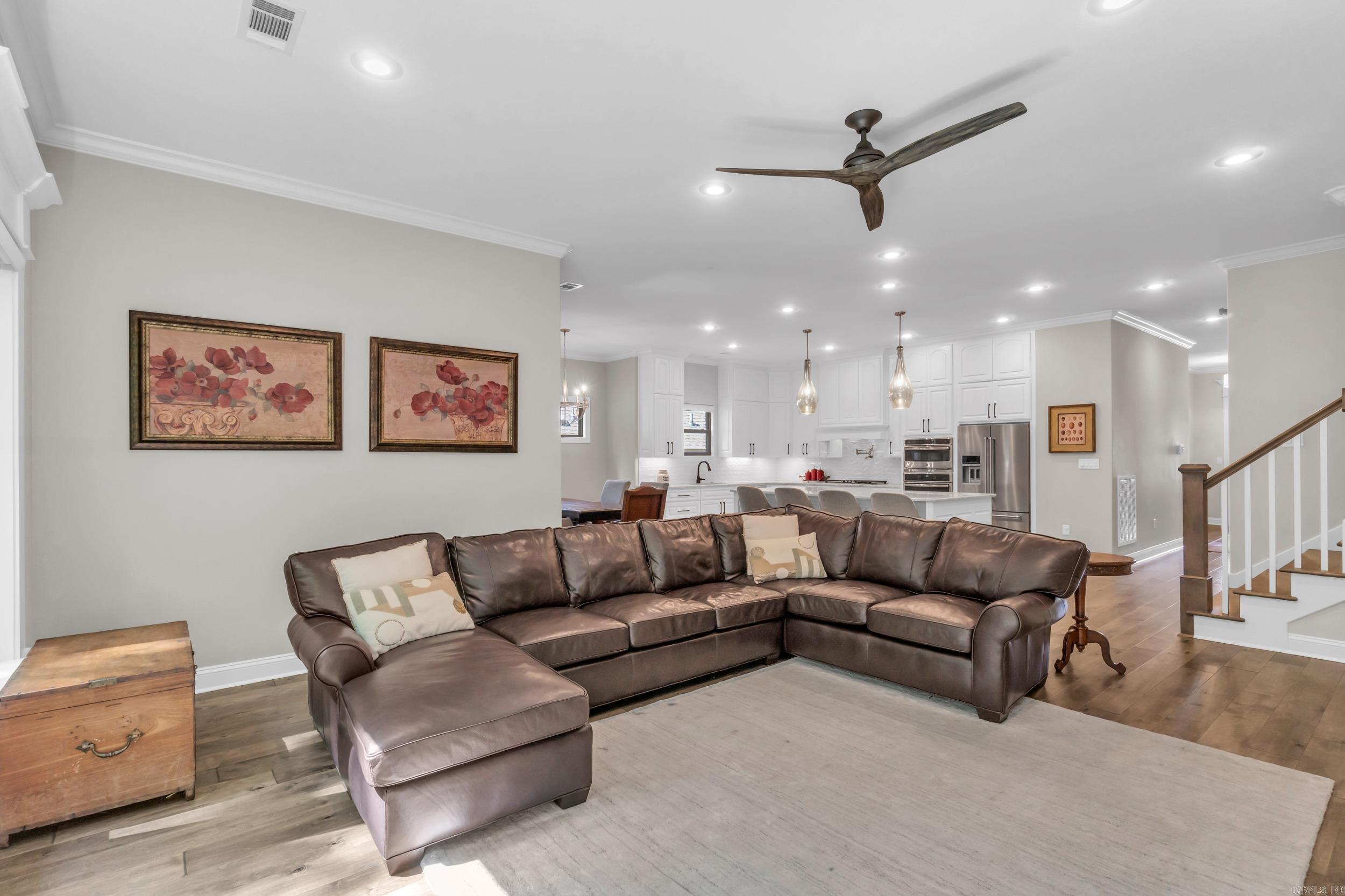 WOODLANDS EDGE - Residential