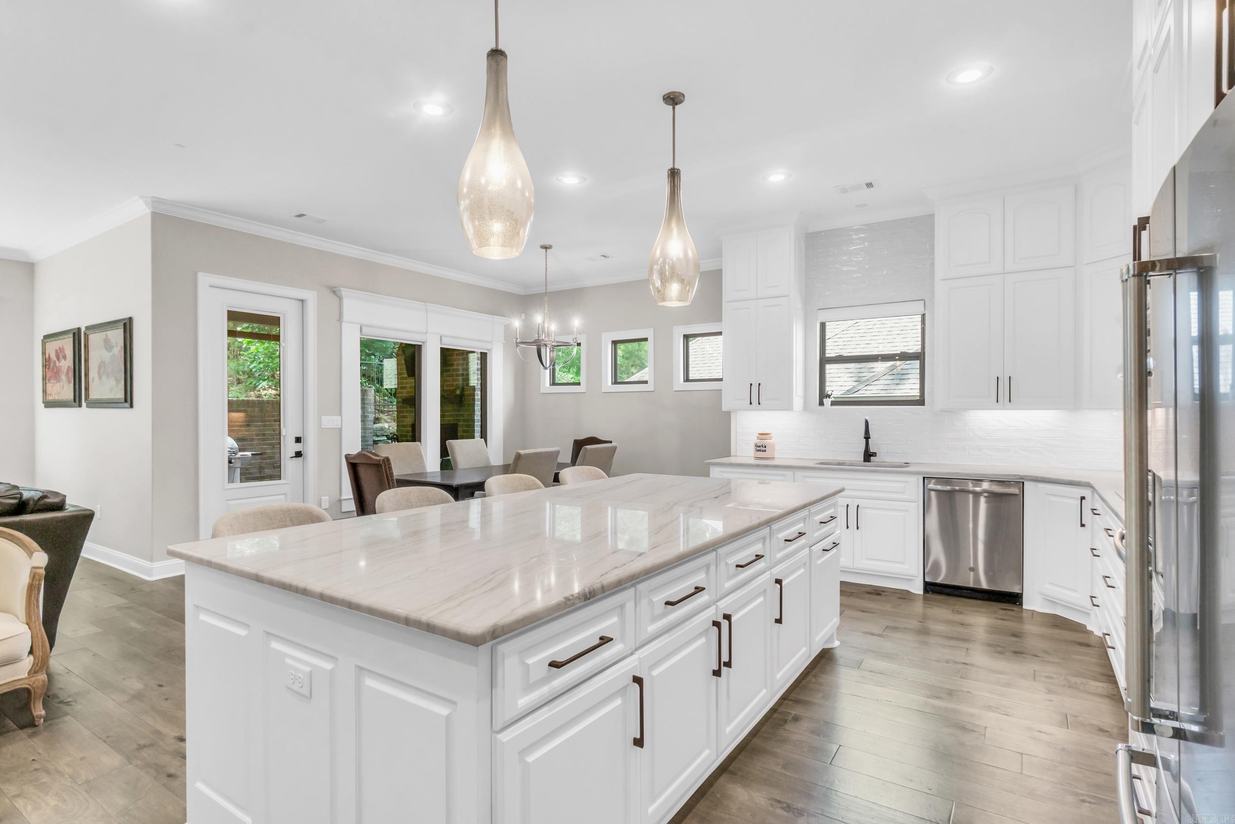 WOODLANDS EDGE - Residential