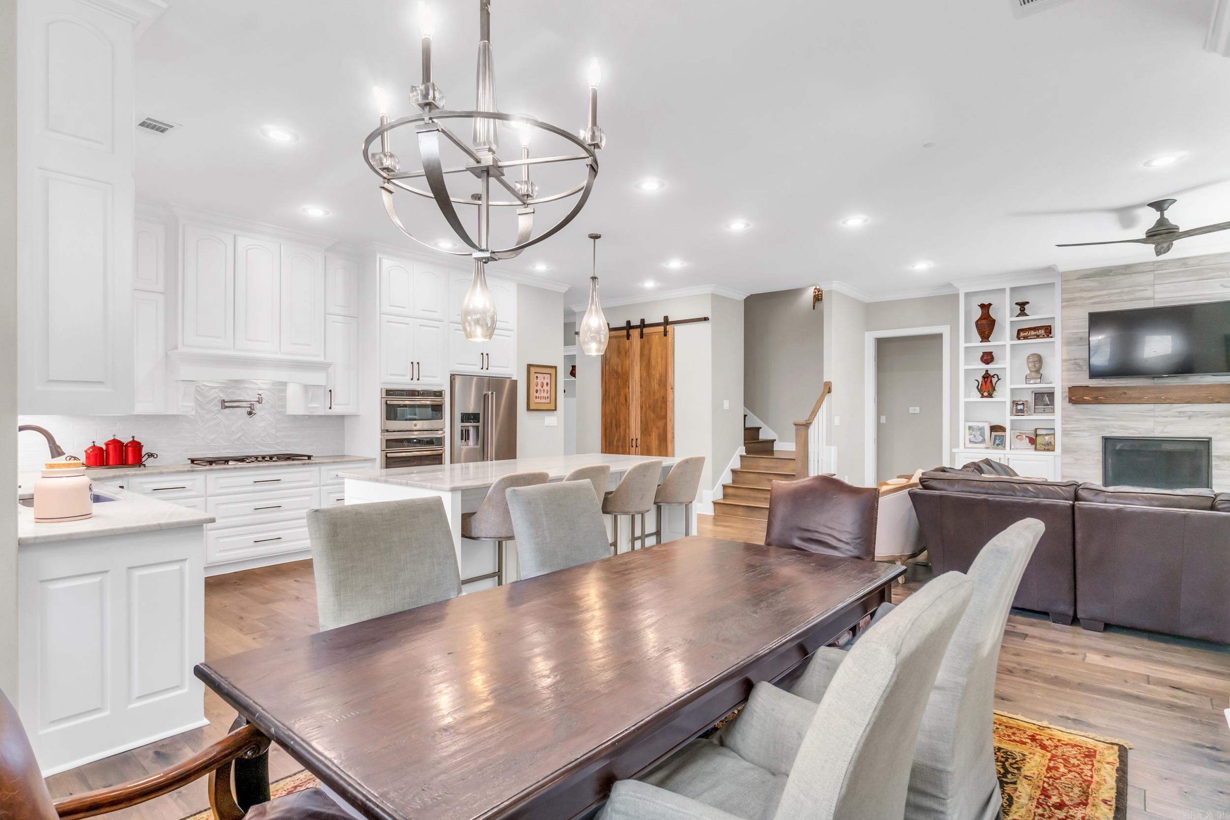 WOODLANDS EDGE - Residential