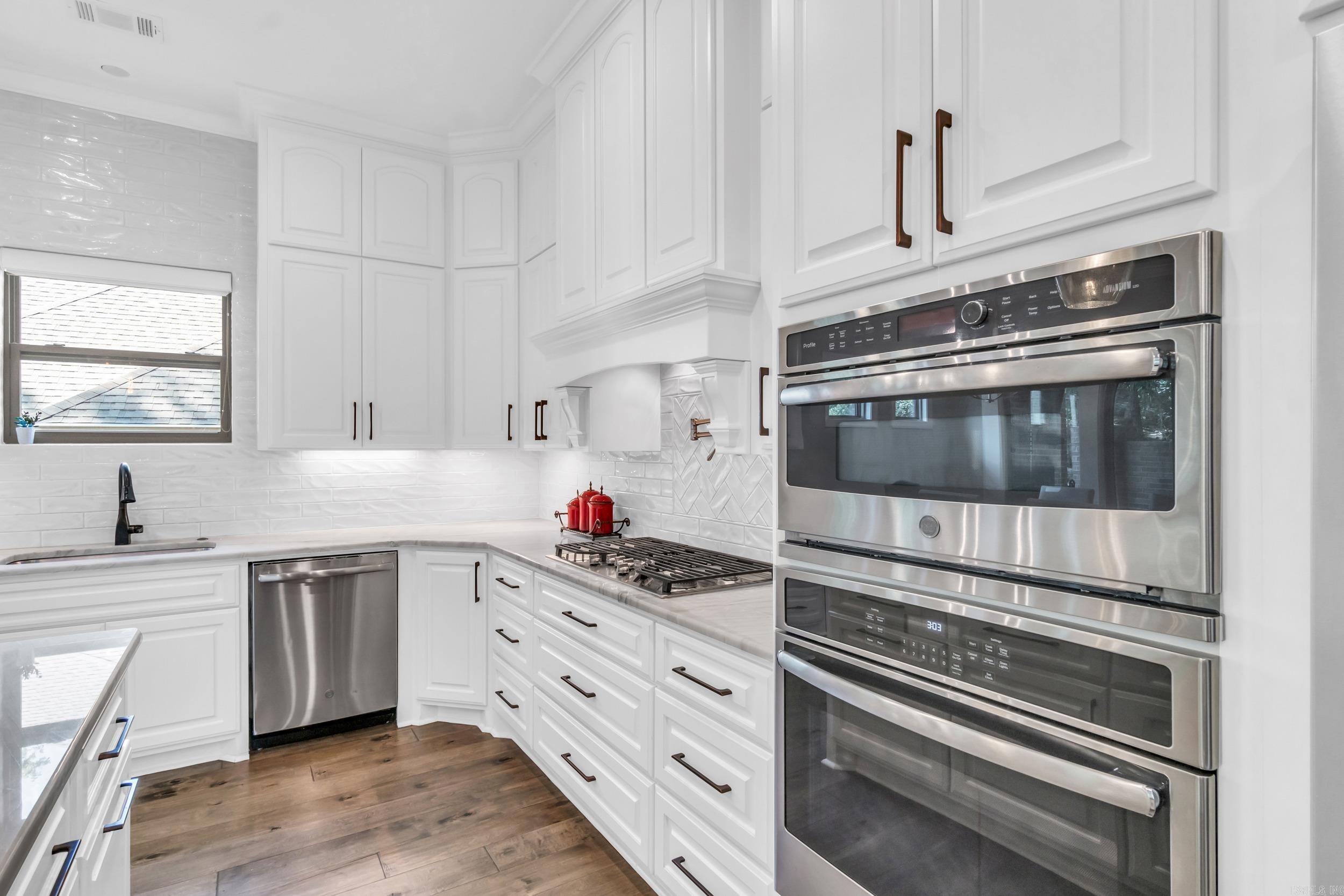 WOODLANDS EDGE - Residential