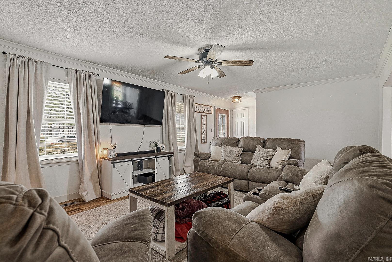 LYNNDALE - Residential