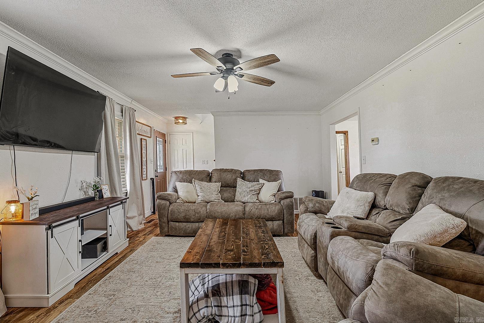 LYNNDALE - Residential
