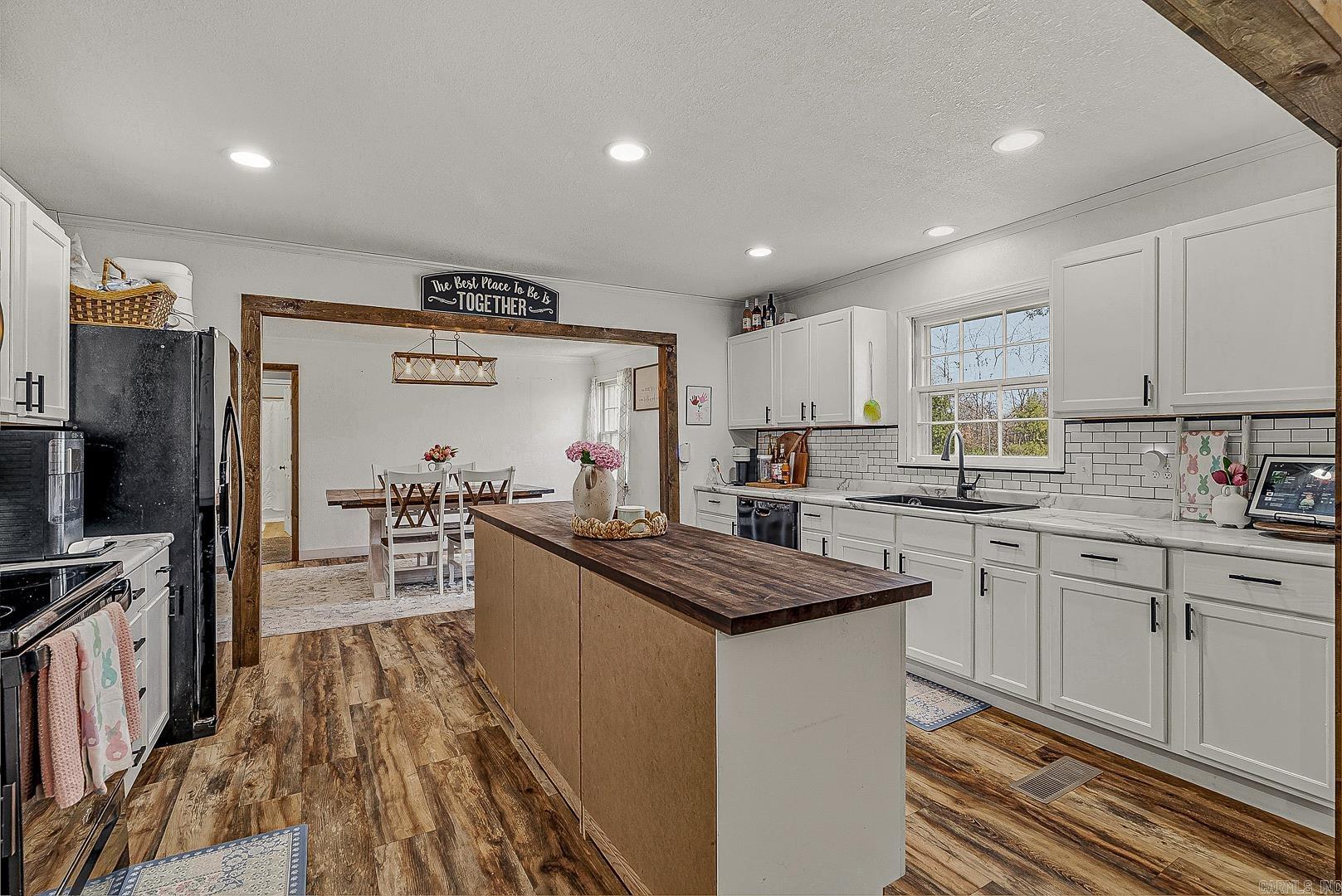 LYNNDALE - Residential