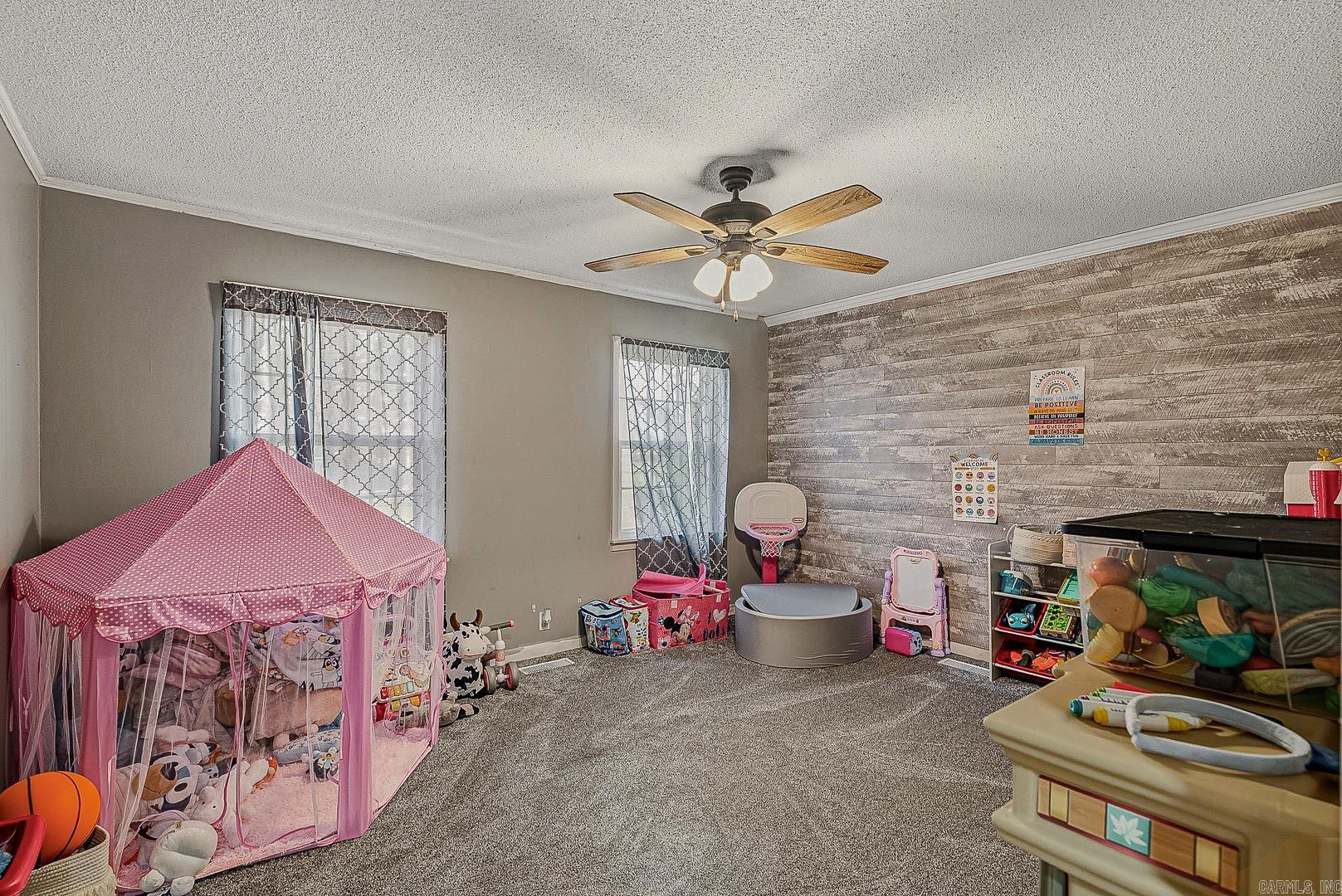 LYNNDALE - Residential