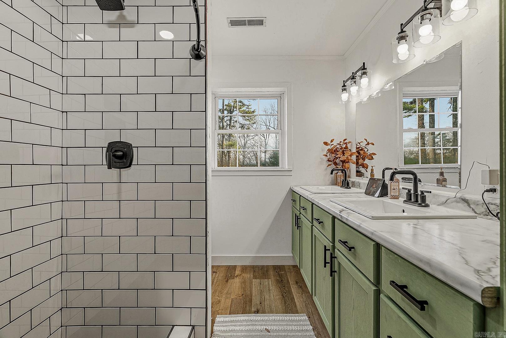 LYNNDALE - Residential
