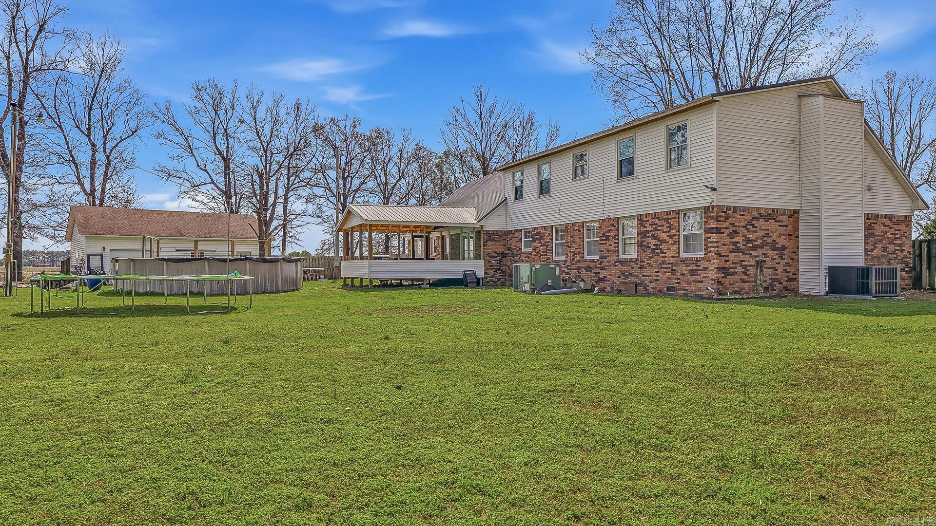 LYNNDALE - Residential