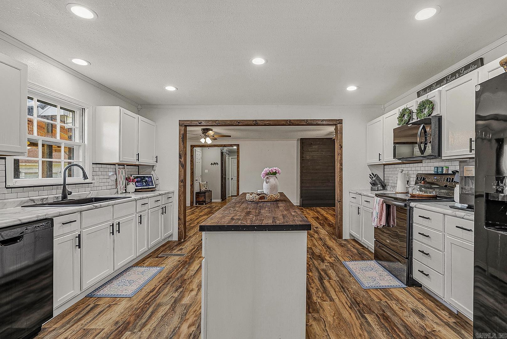 LYNNDALE - Residential