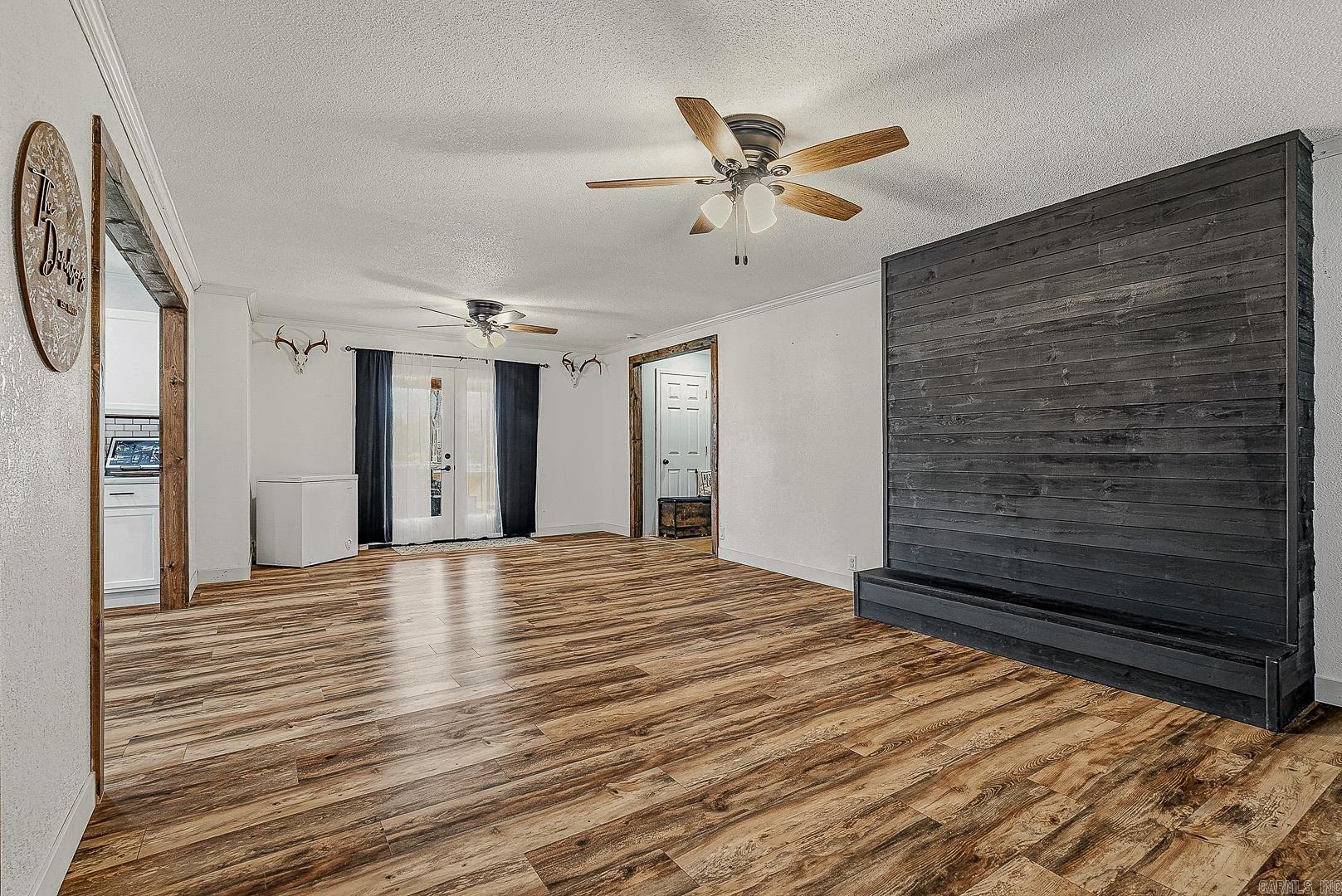 LYNNDALE - Residential