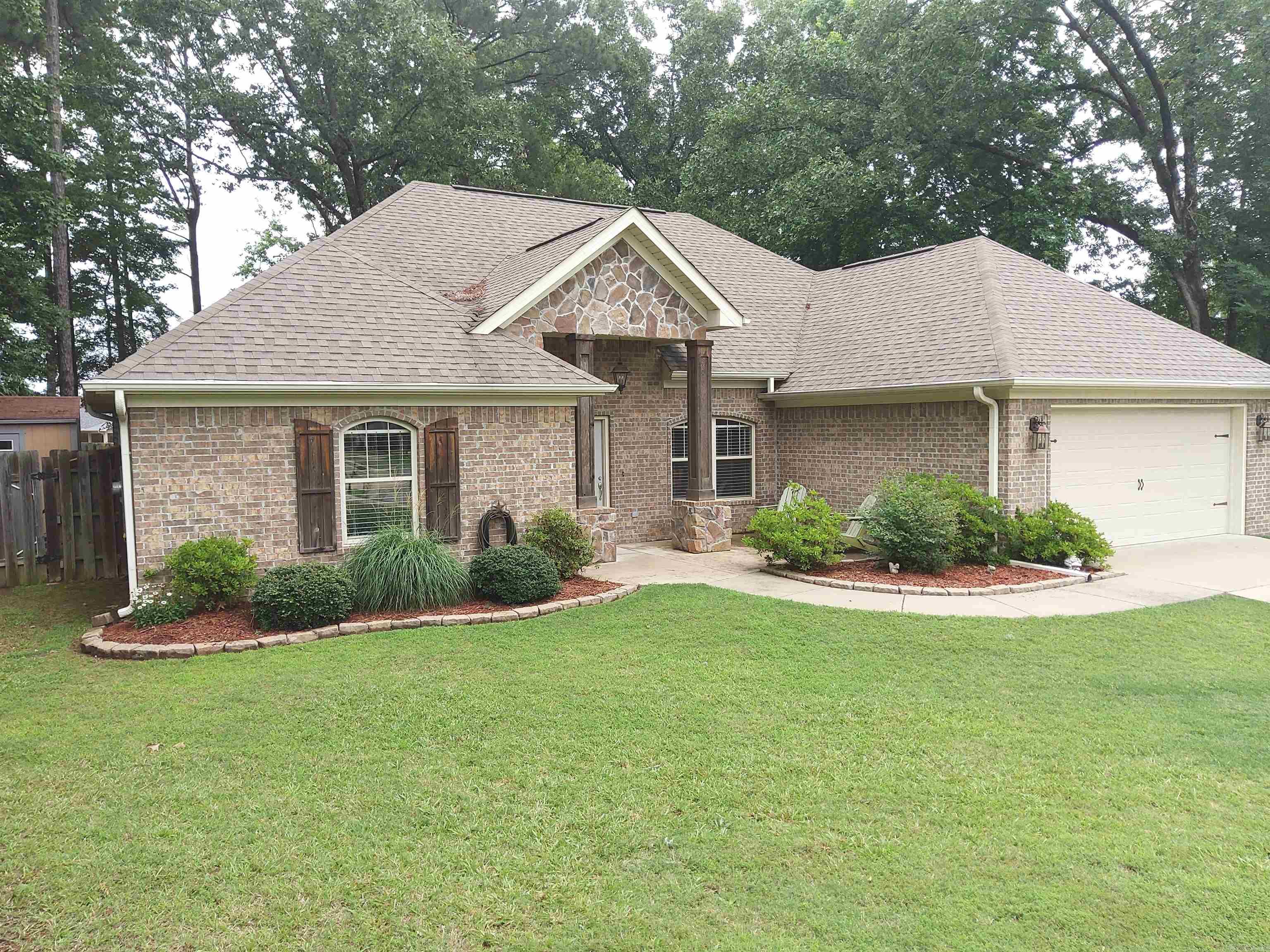 WELCOME HOME!!  This home is located on a large private cul de sac lot!  Great area only 25 min. from downtown Little Rock and 20 min from Pine Bluff.  Split floor plan, fireplace, open kitchen w/ granite, stainless appliances.  Huge walk-in closets, wood floors in living areas, tile in wet areas.  Nice-size back yard with view of the pond. 10X12 Storage Building.  Custom home, with tons of upgrades, on a large private cul de sac lot!    White Hall S.D., Surrounded by playground, lakes, ball fields, basketball courts, tennis & more!  RELAX, ENJOY AND LIVE THE GOOD LIFE!