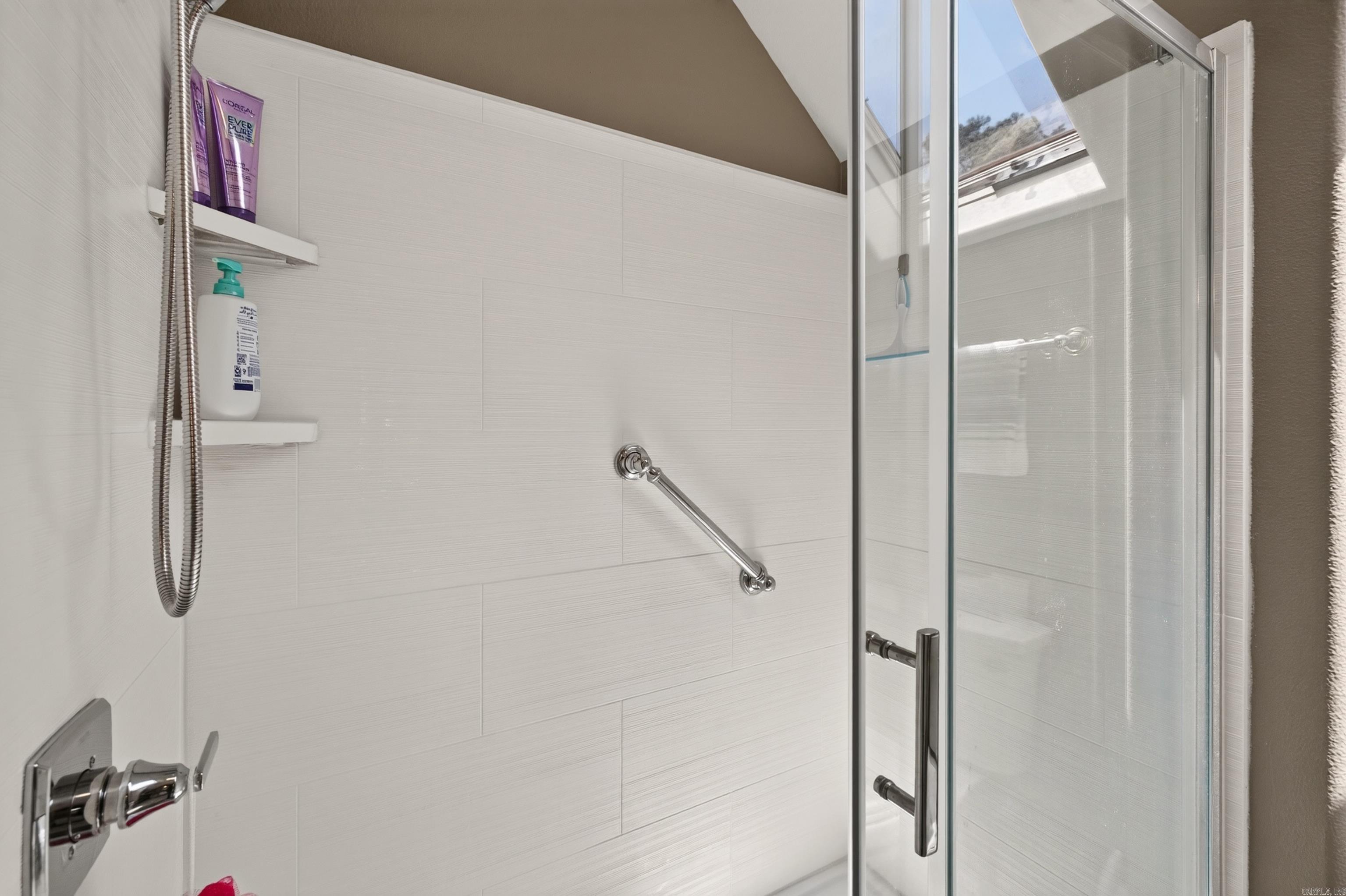 ADORACION - Residential