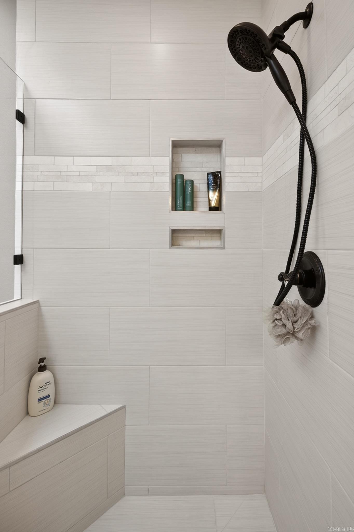 ADORACION - Residential
