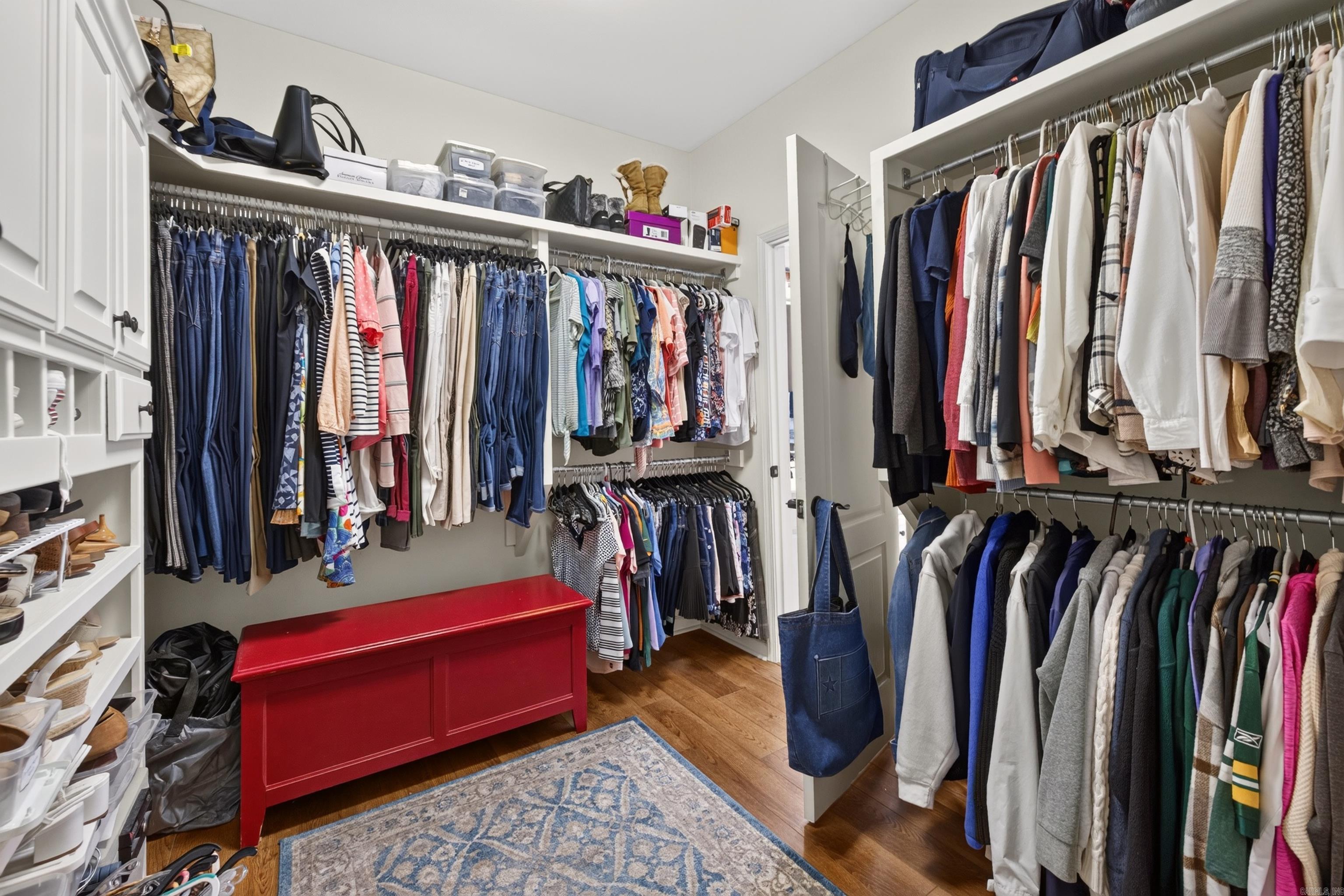 ADORACION - Residential
