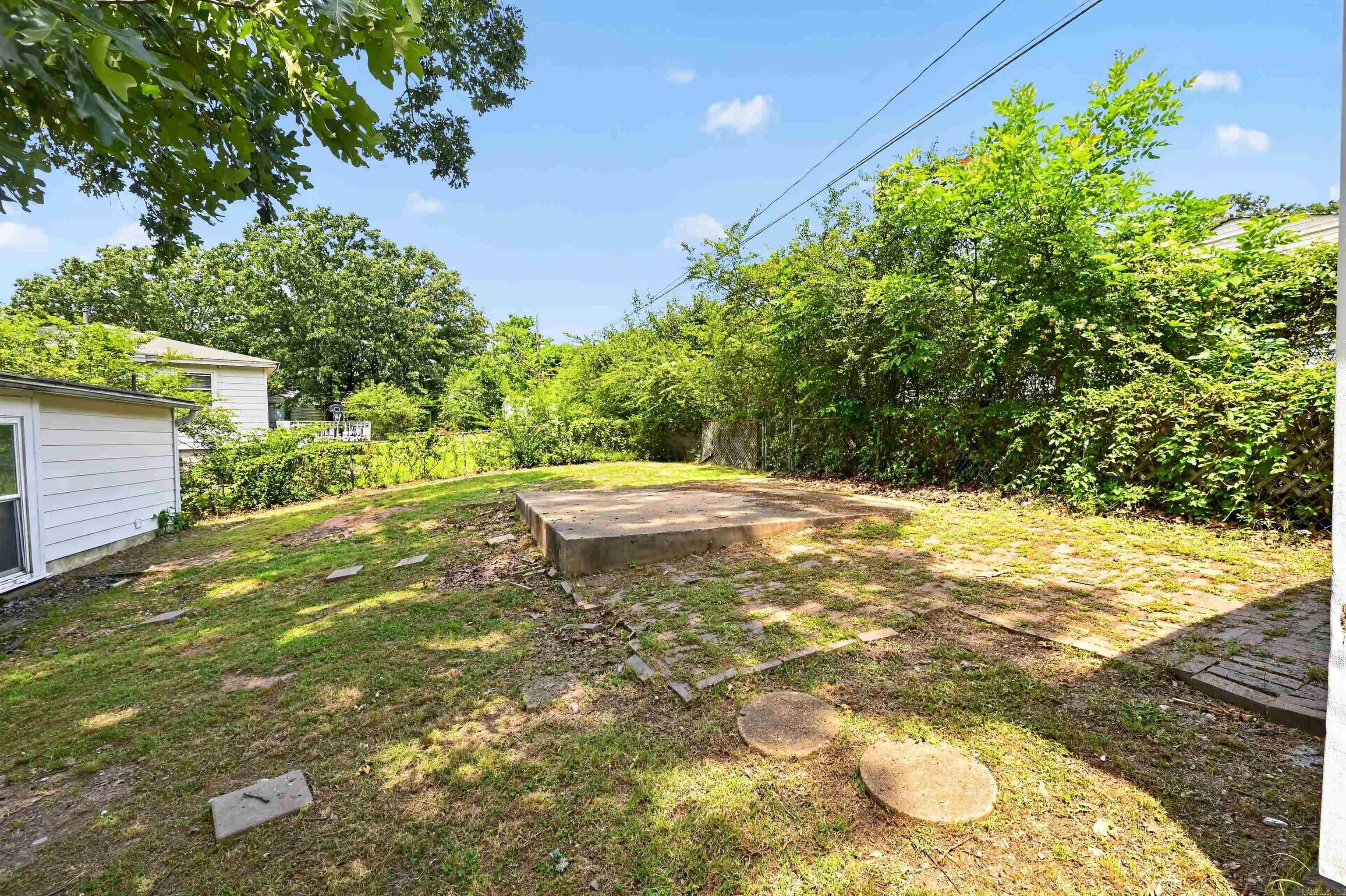 GLENOAKS - Residential