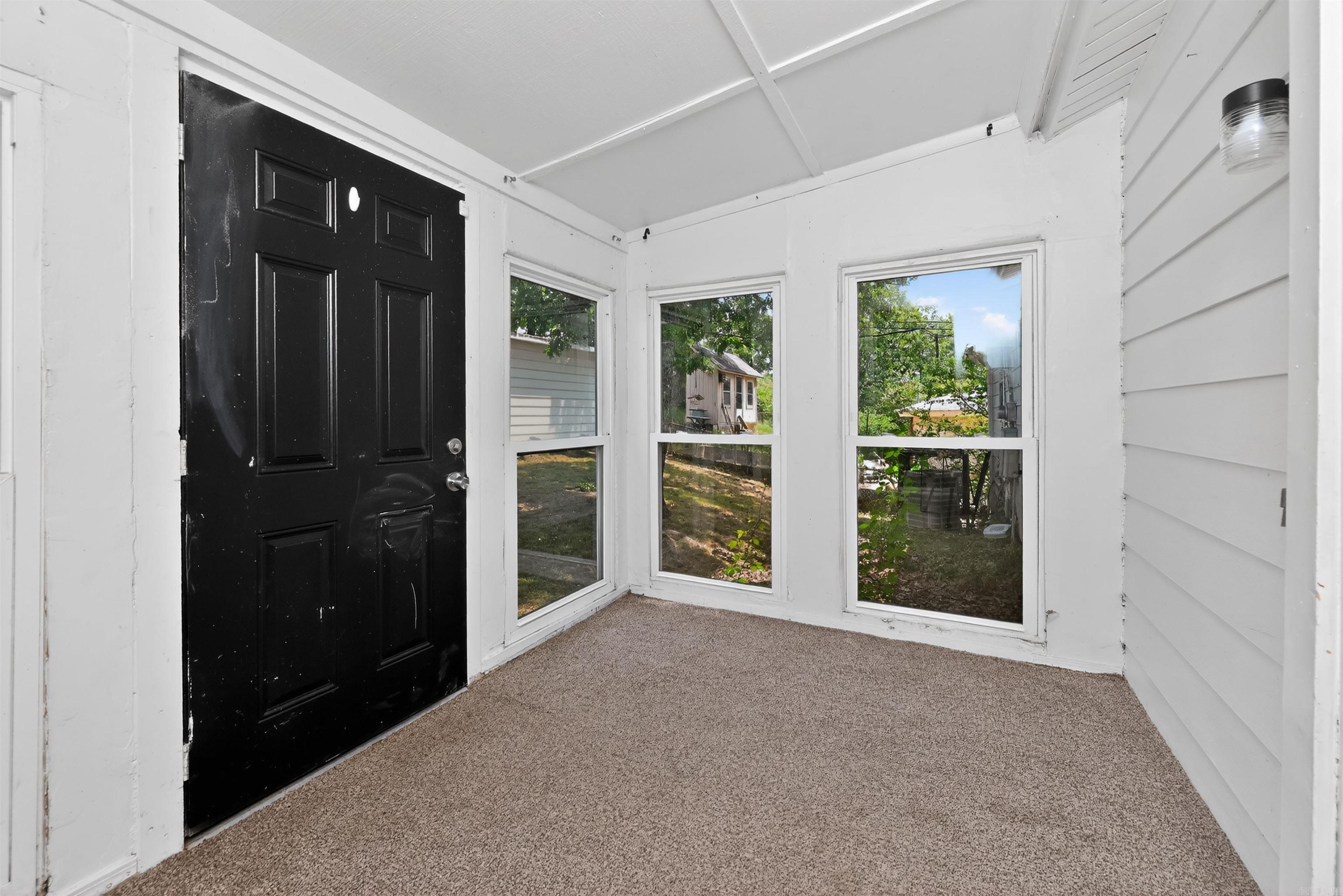 GLENOAKS - Residential