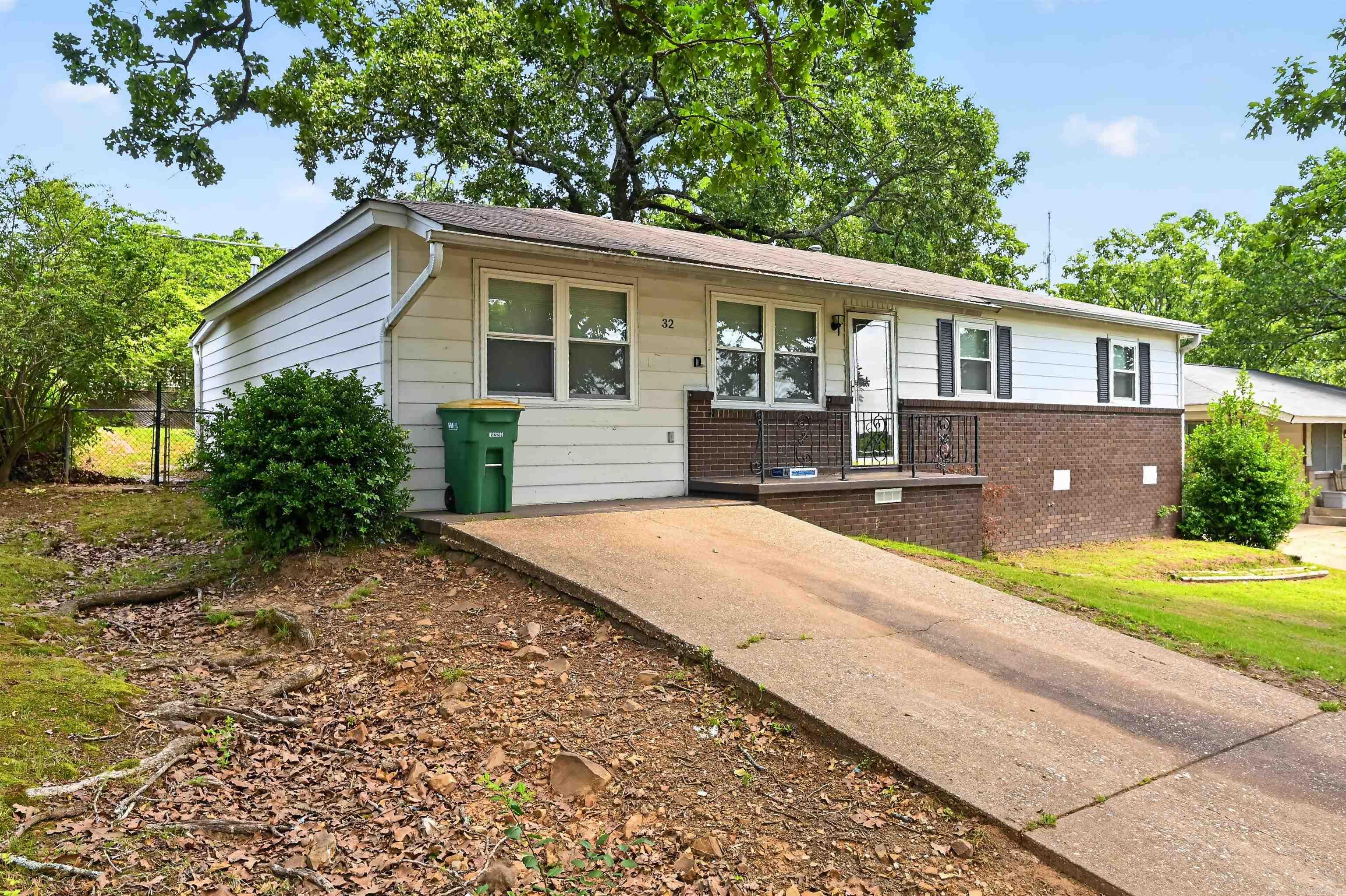 GLENOAKS - Residential