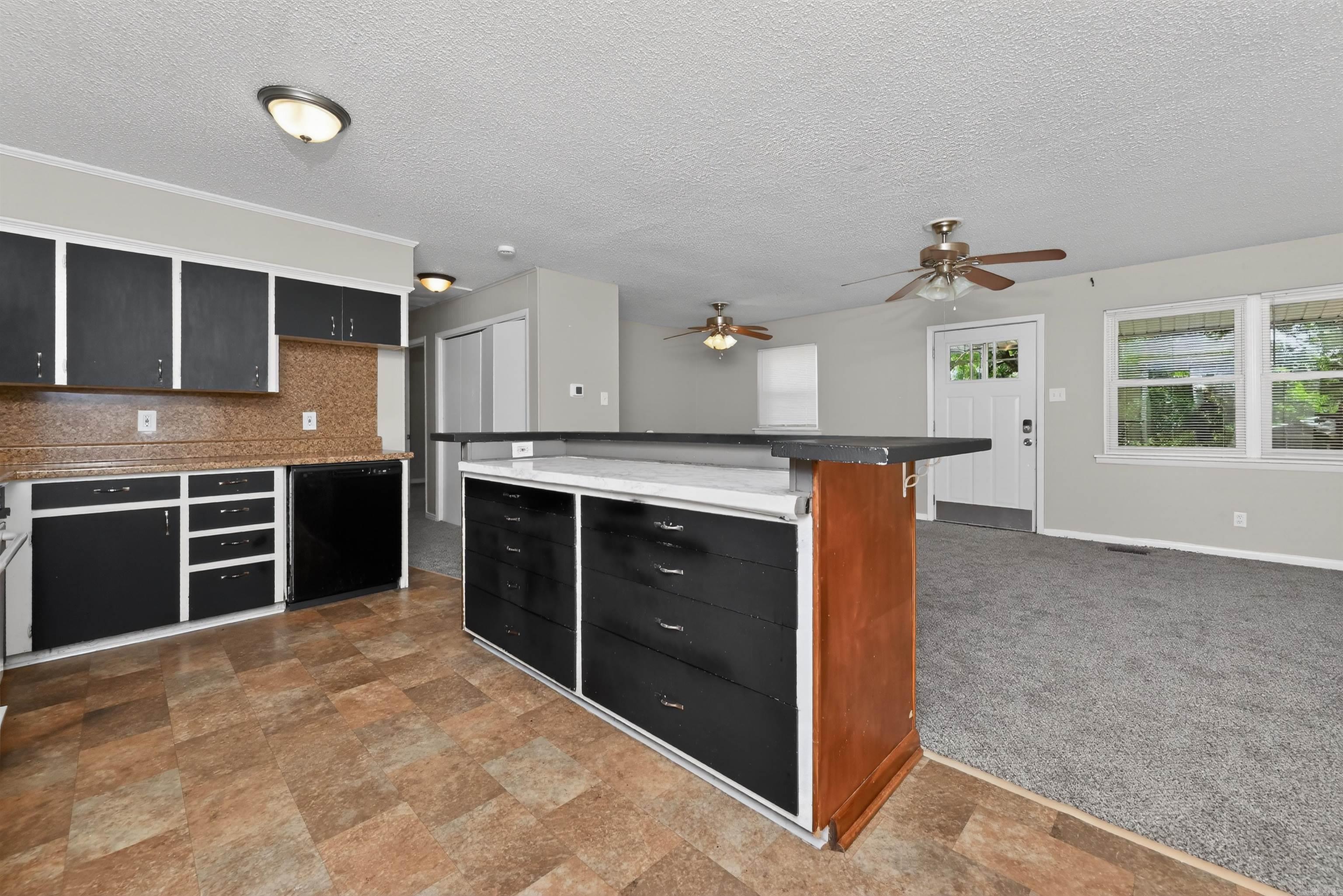 GLENOAKS - Residential