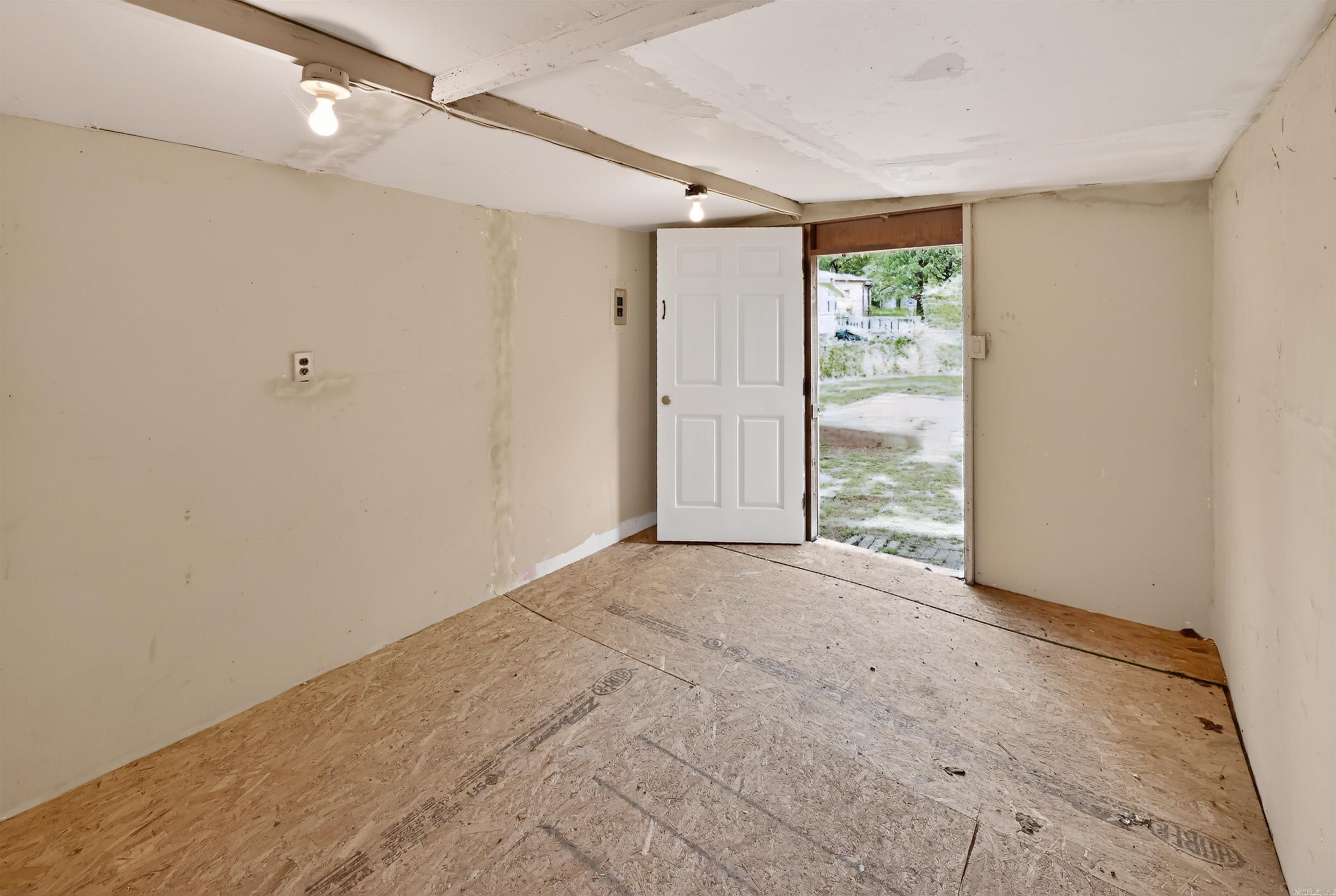 GLENOAKS - Residential