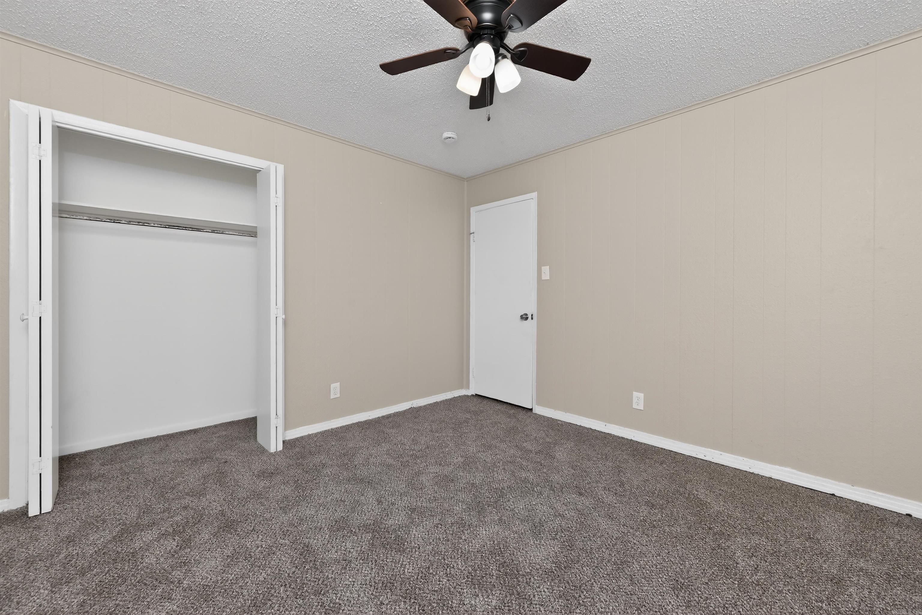 GLENOAKS - Residential