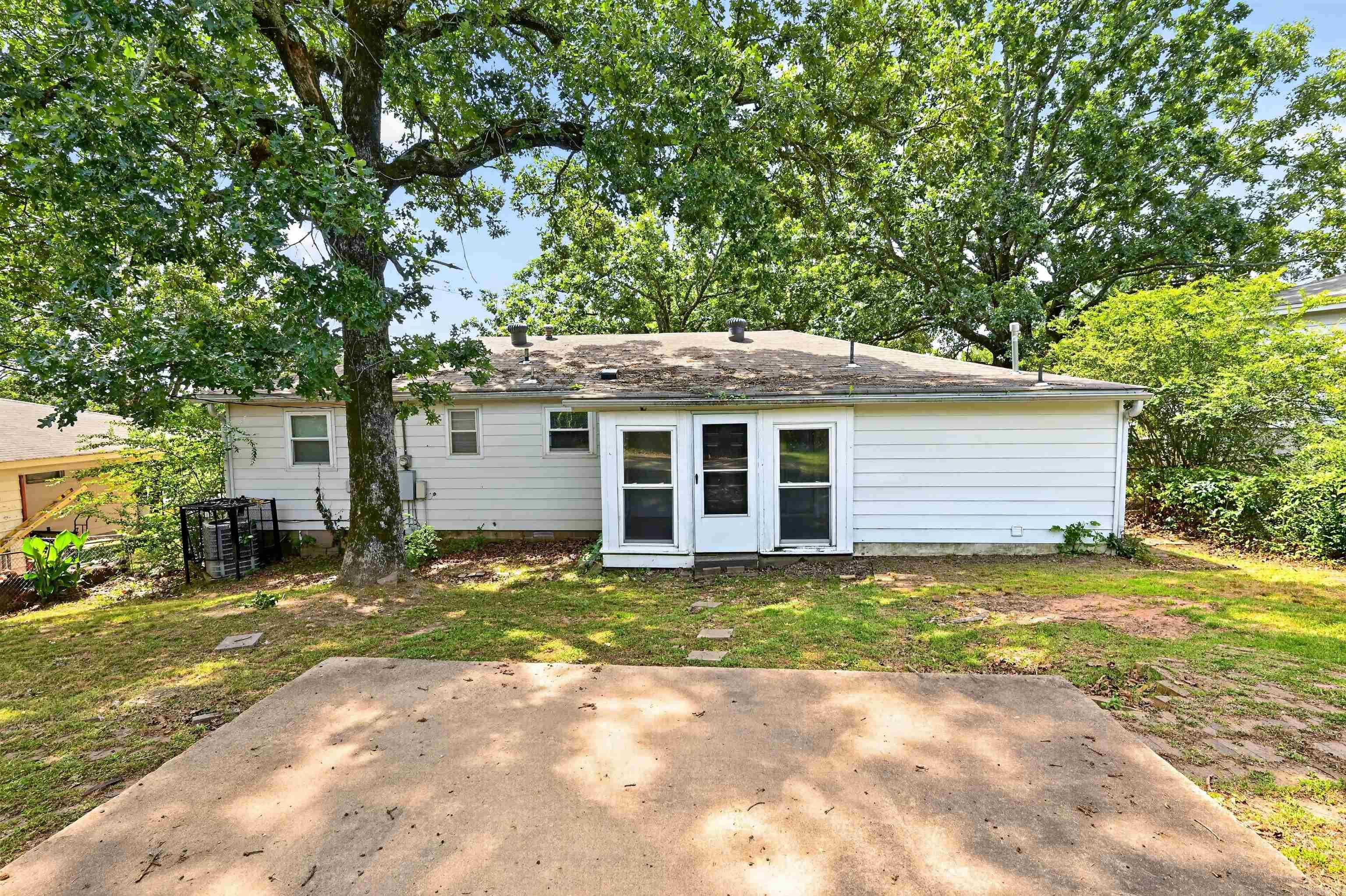 GLENOAKS - Residential