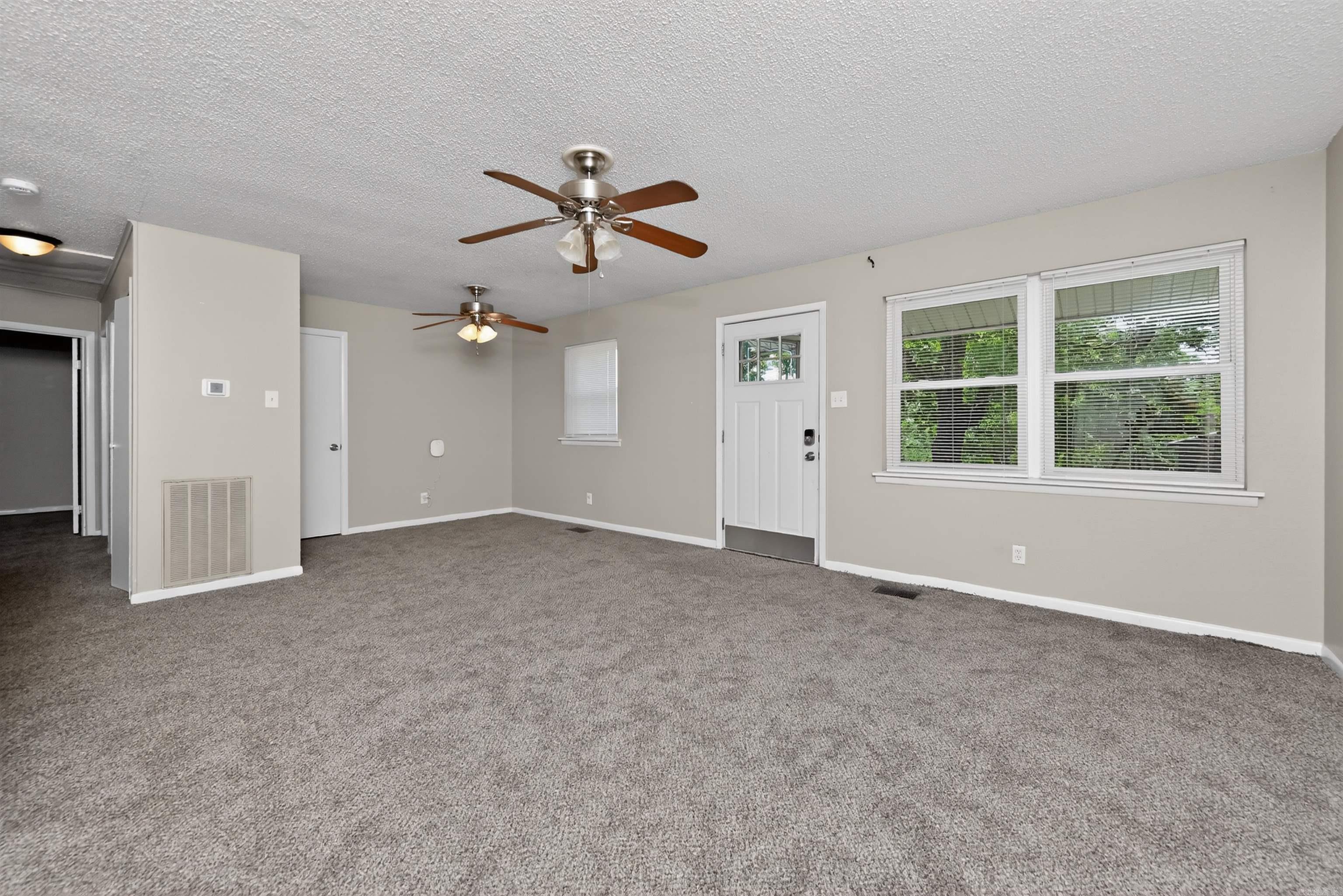 GLENOAKS - Residential