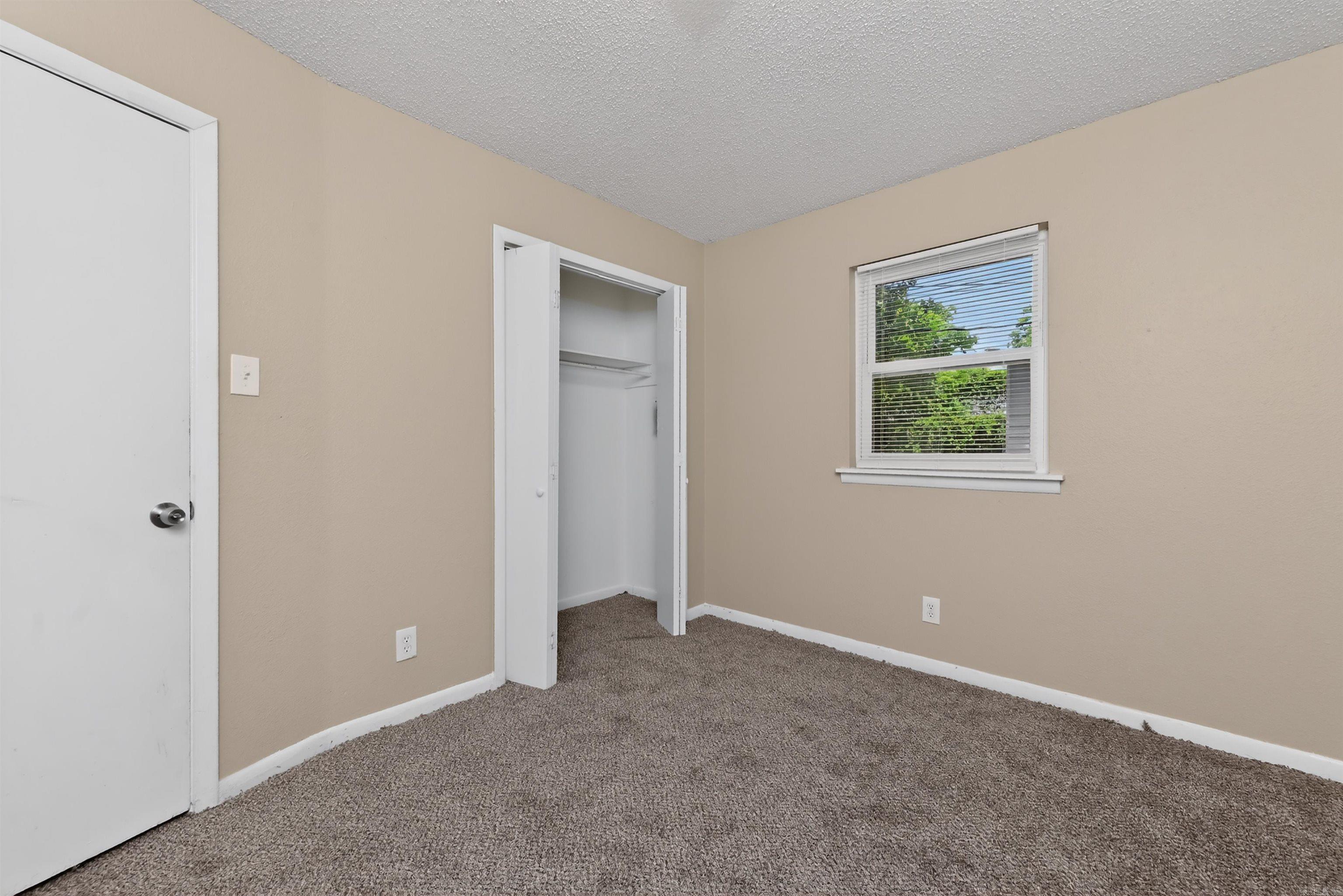 GLENOAKS - Residential