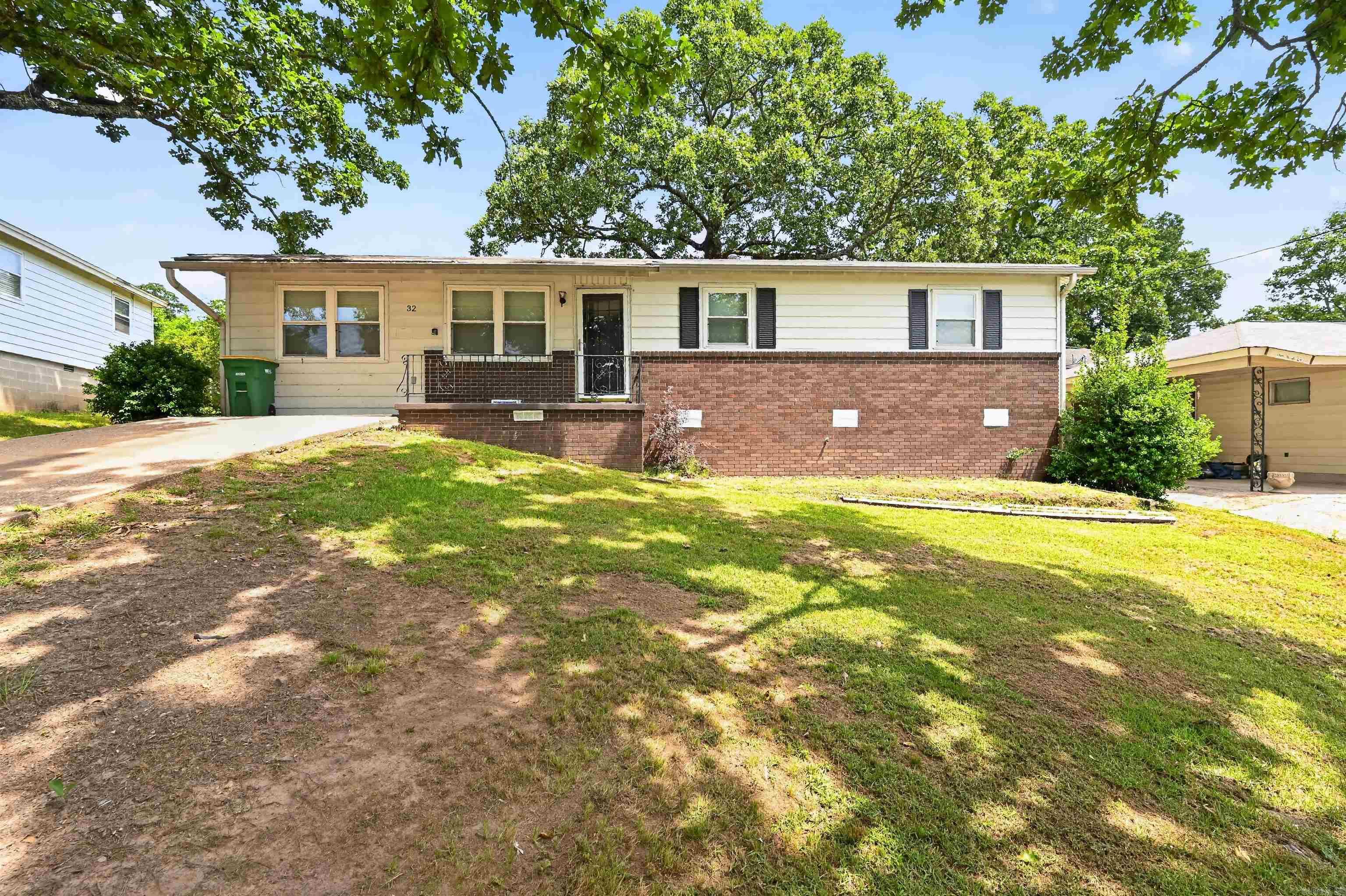 GLENOAKS - Residential