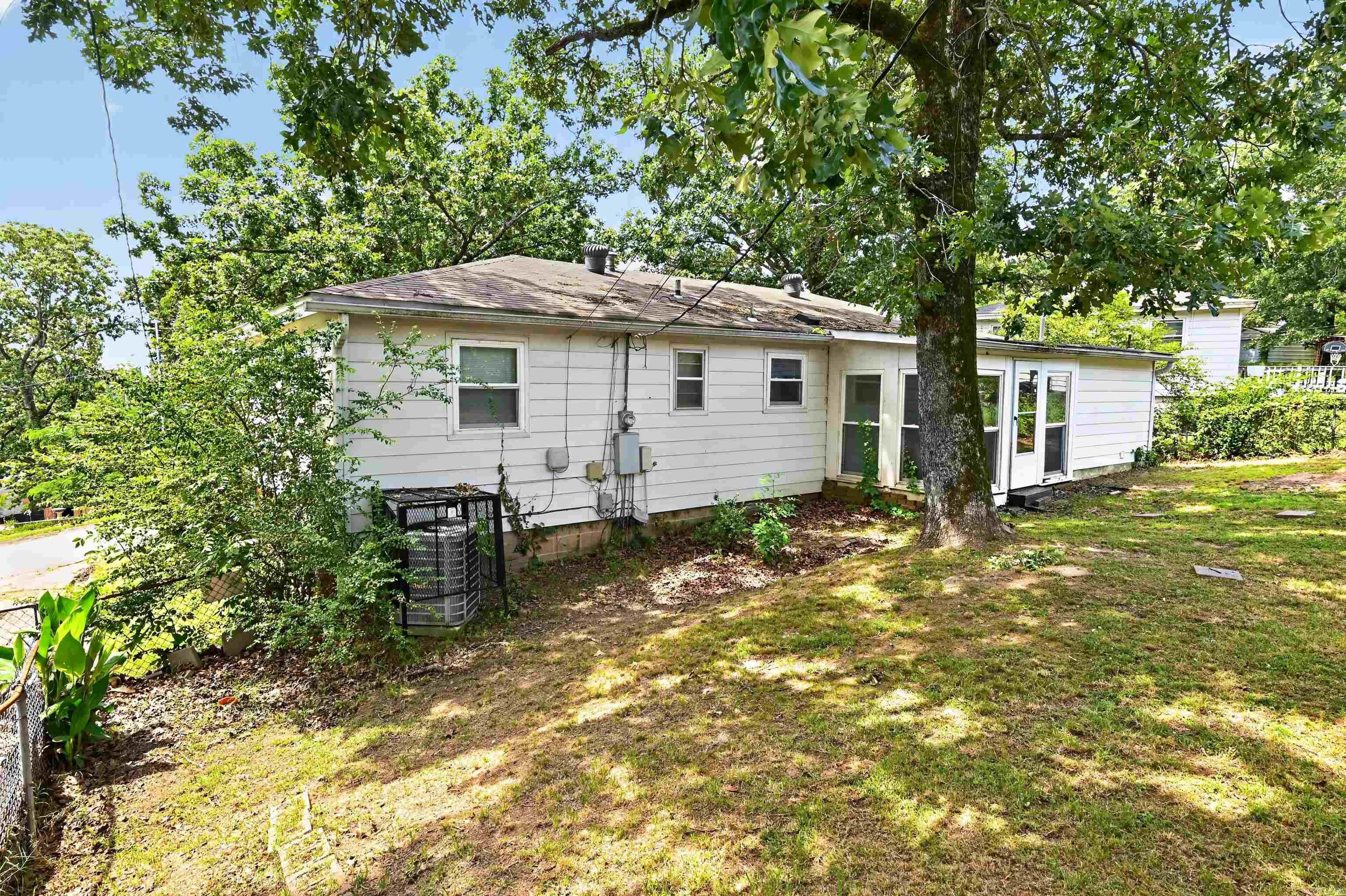 GLENOAKS - Residential