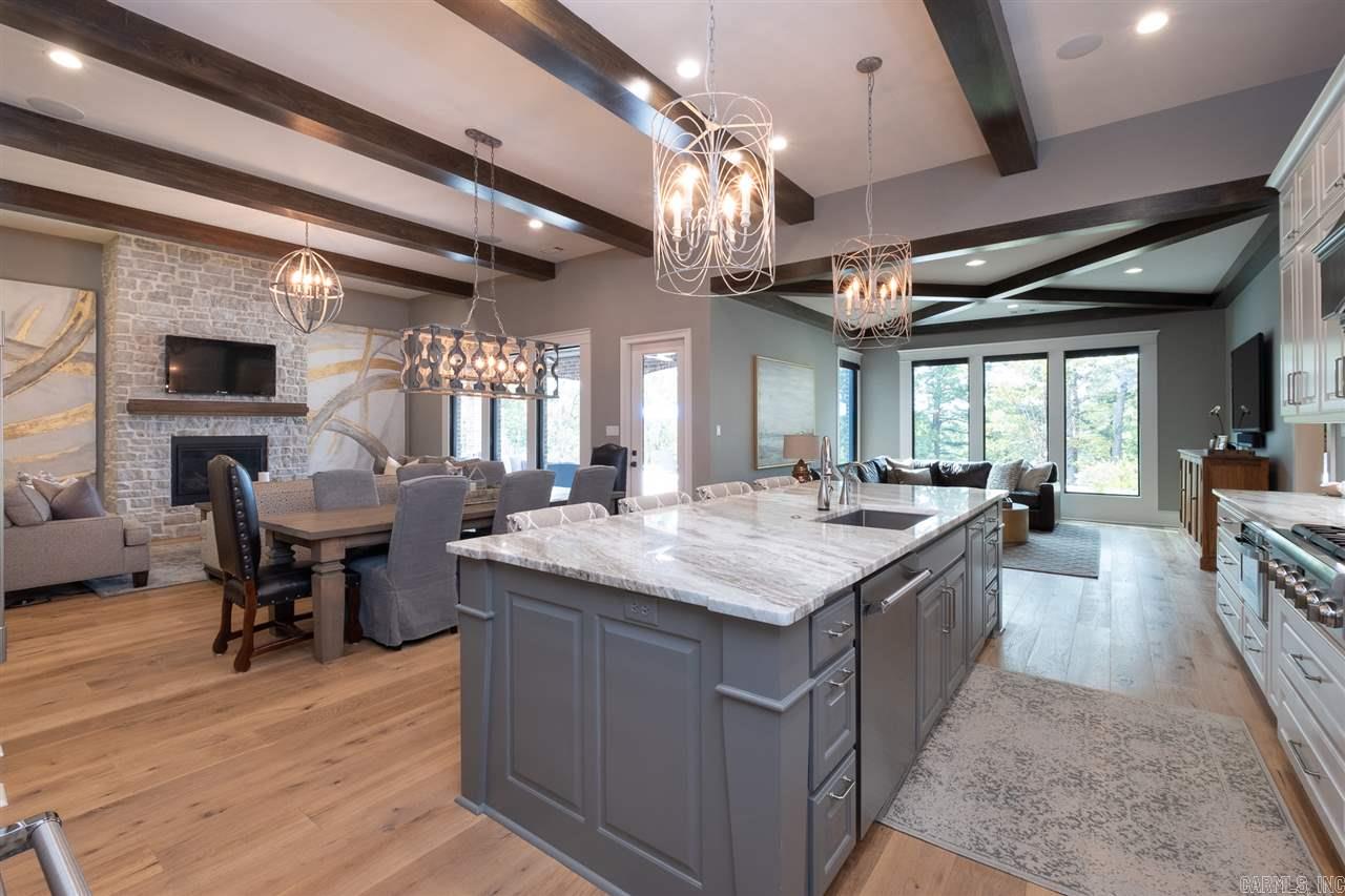 CHENAL DOWNS - Residential