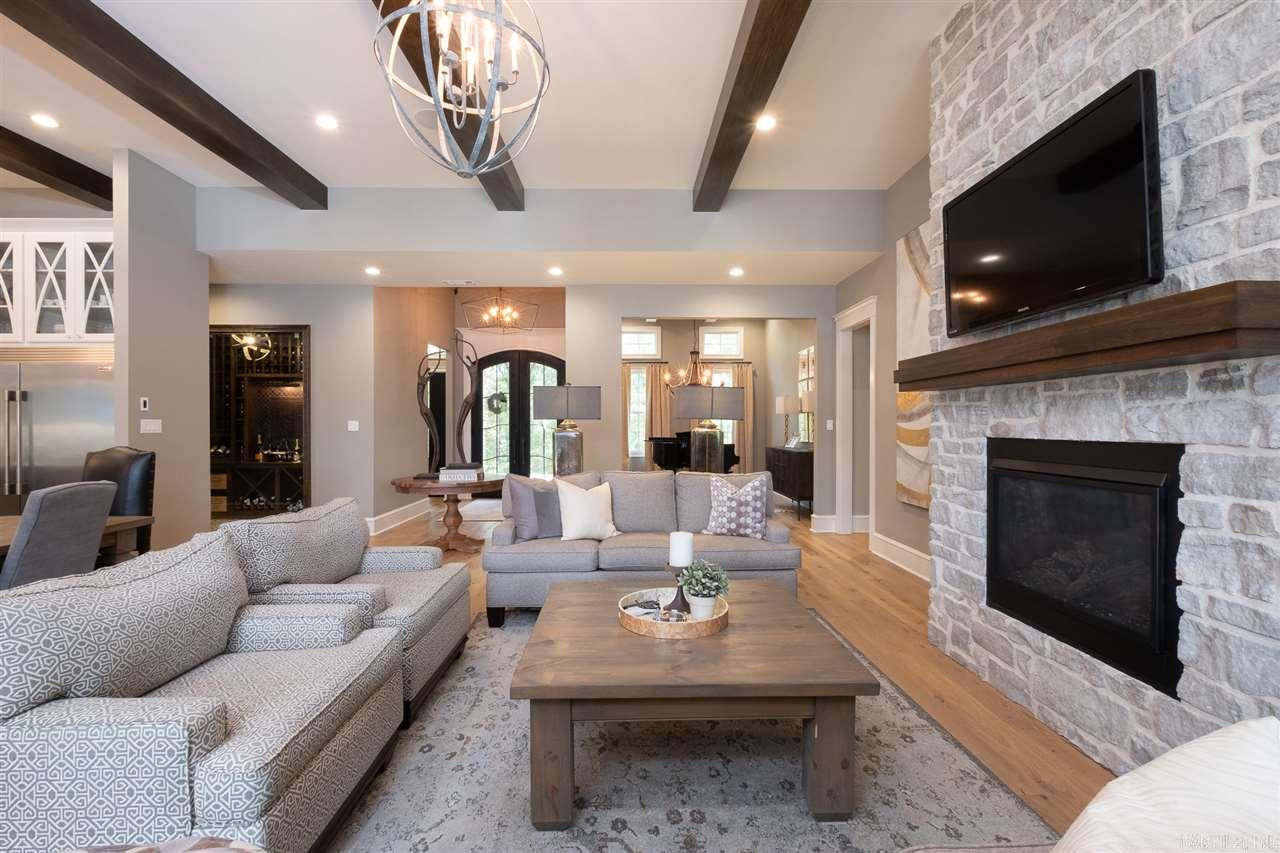 CHENAL DOWNS - Residential