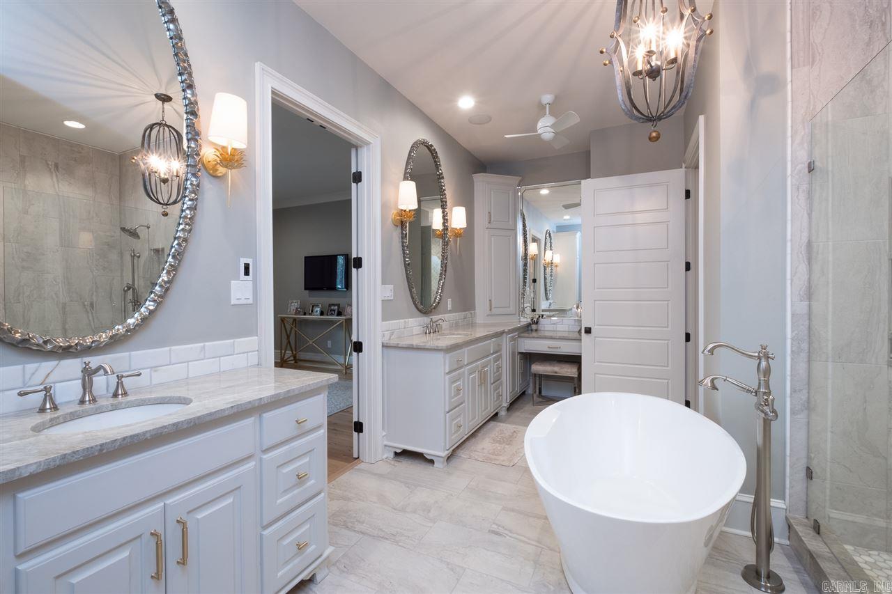 CHENAL DOWNS - Residential