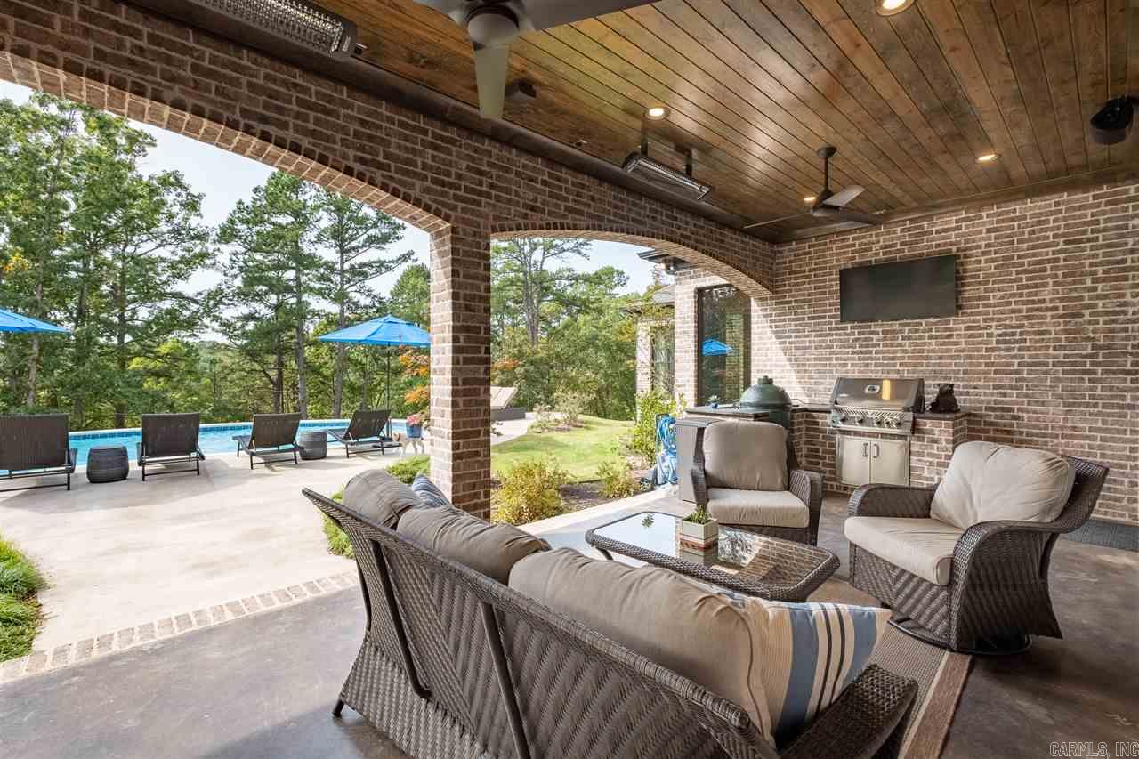 CHENAL DOWNS - Residential
